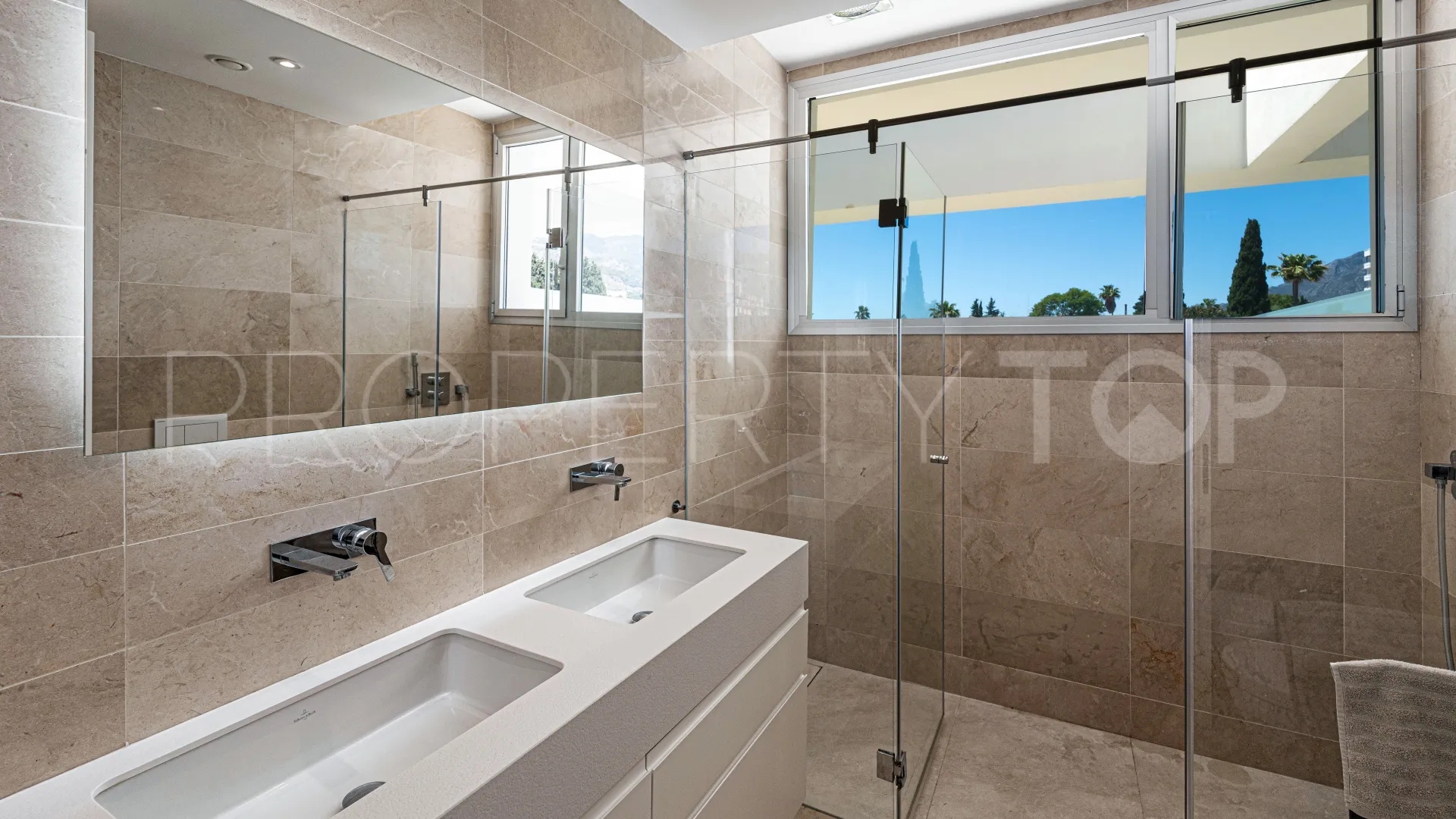 4 bedrooms town house in Rio Real for sale