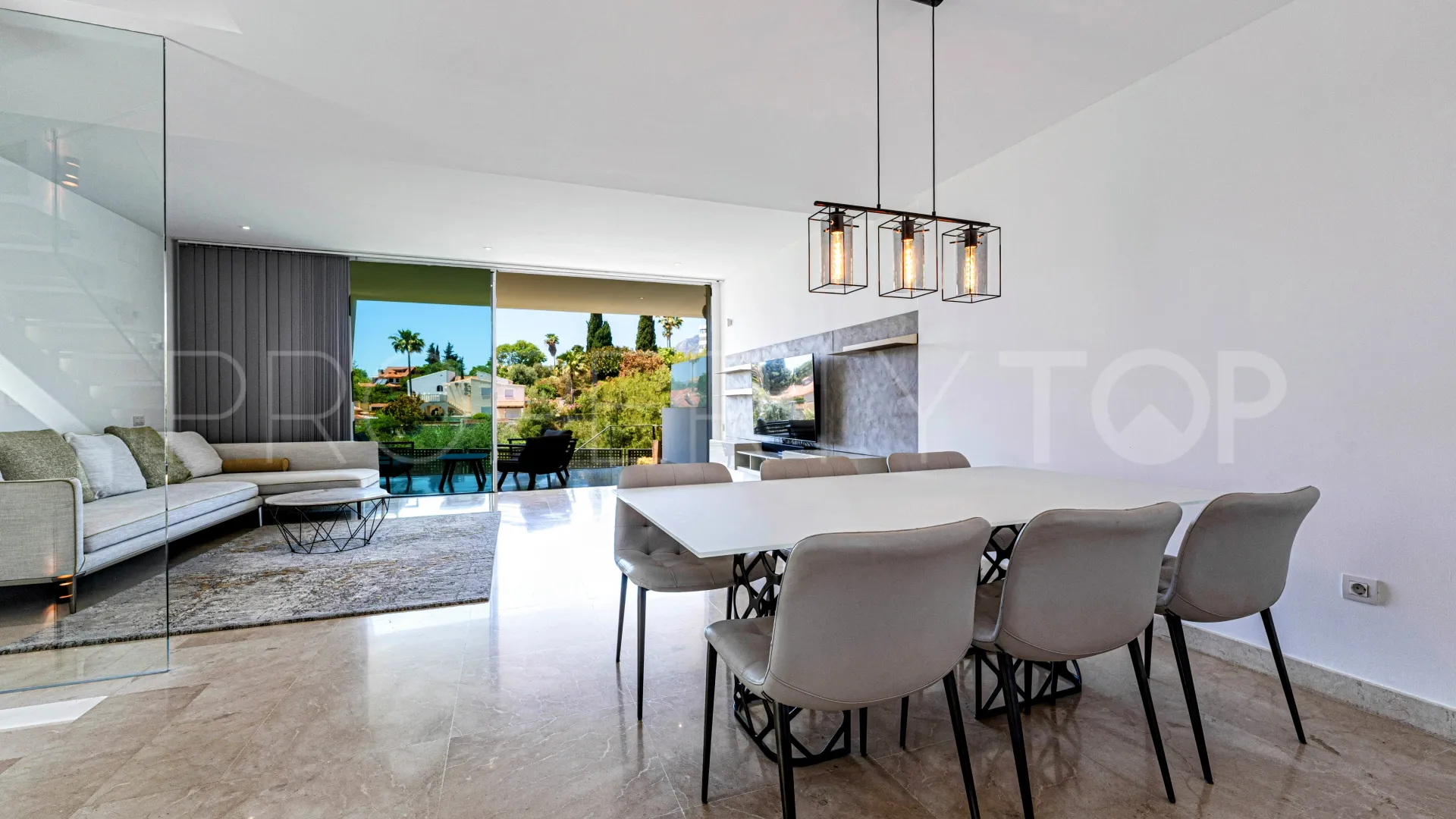 4 bedrooms town house in Rio Real for sale