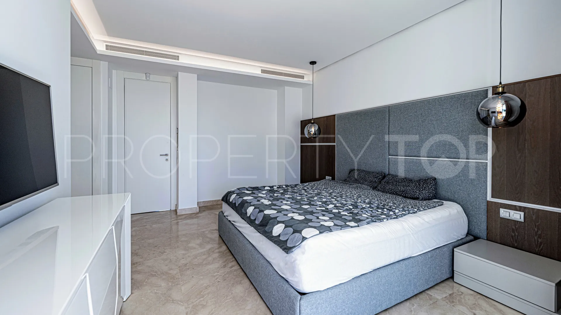 4 bedrooms town house in Rio Real for sale