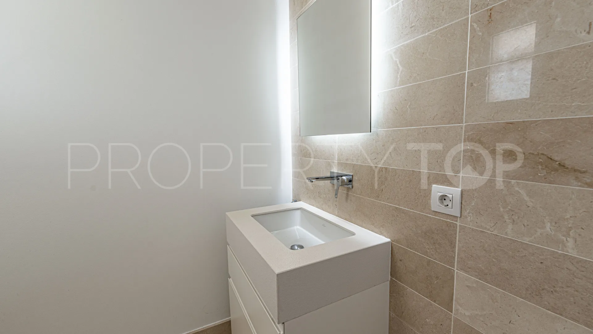 4 bedrooms town house in Rio Real for sale