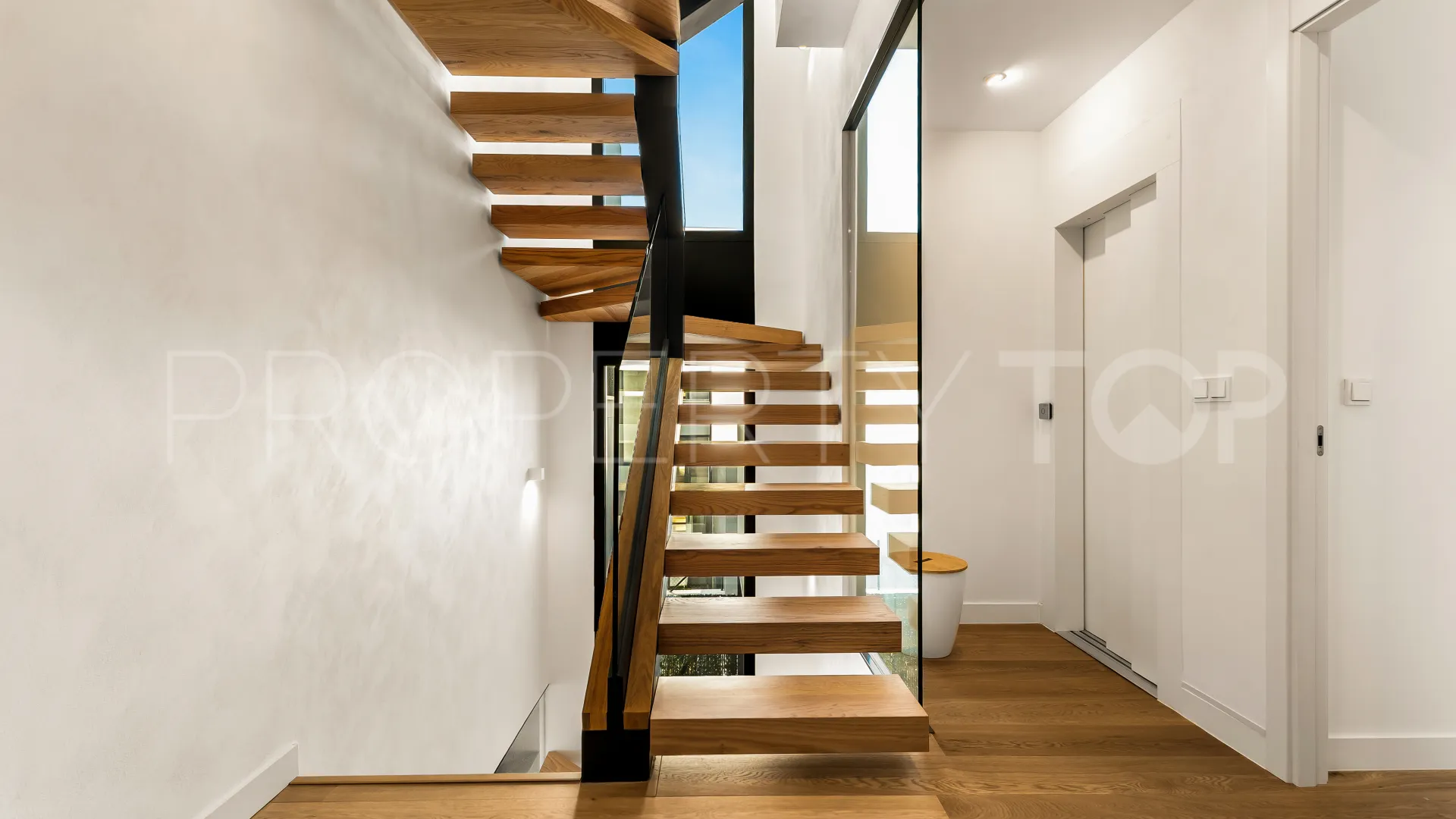 Semi detached house with 5 bedrooms for sale in Rio Real