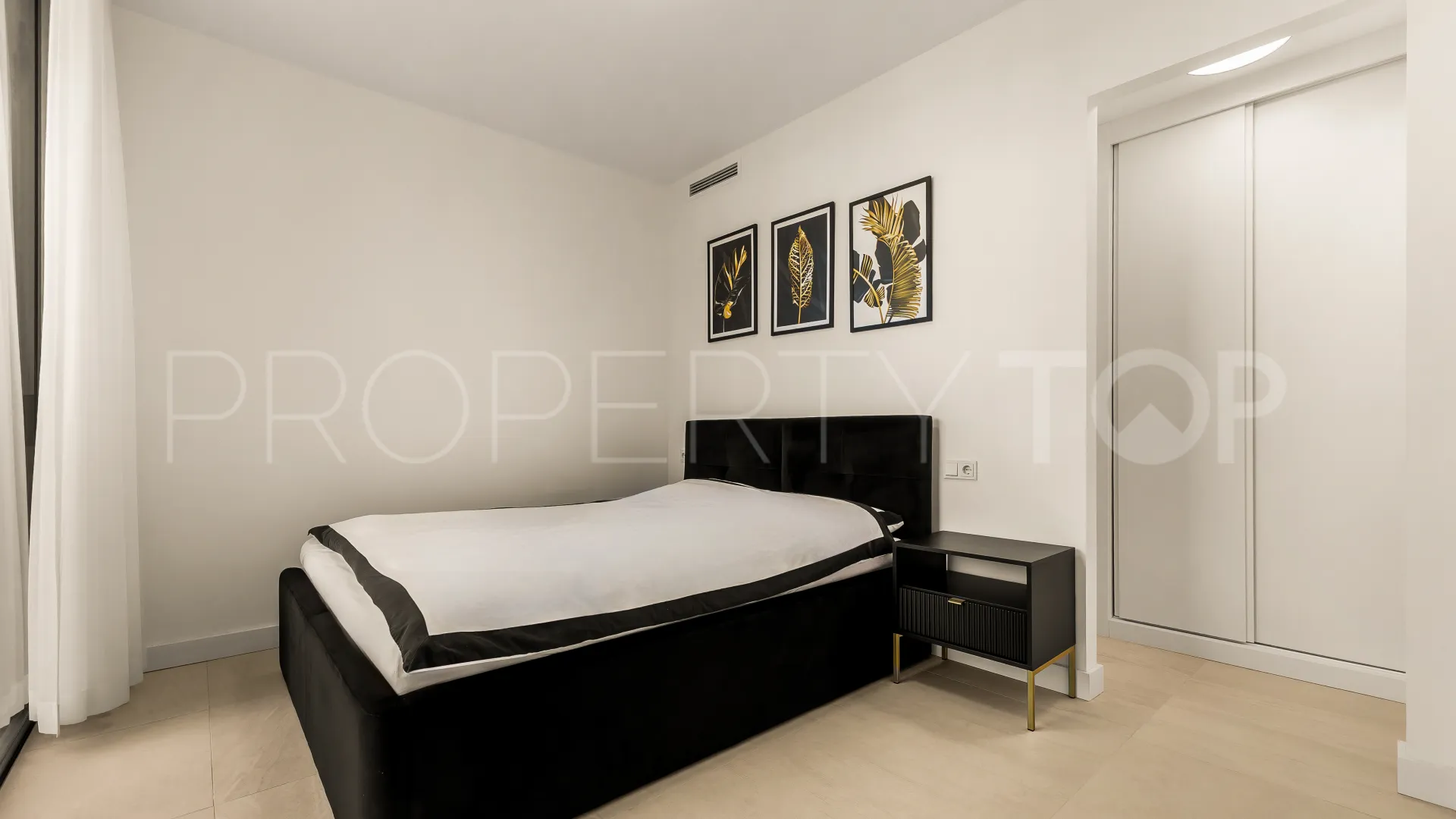 Semi detached house with 5 bedrooms for sale in Rio Real