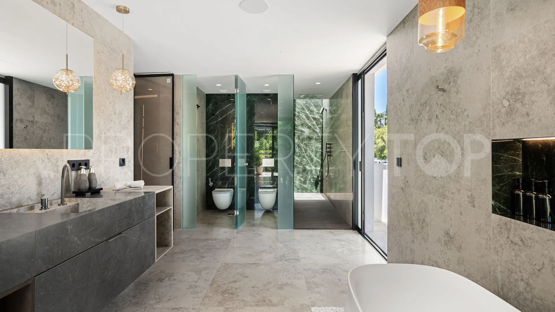 Buy 4 bedrooms villa in Puente Romano