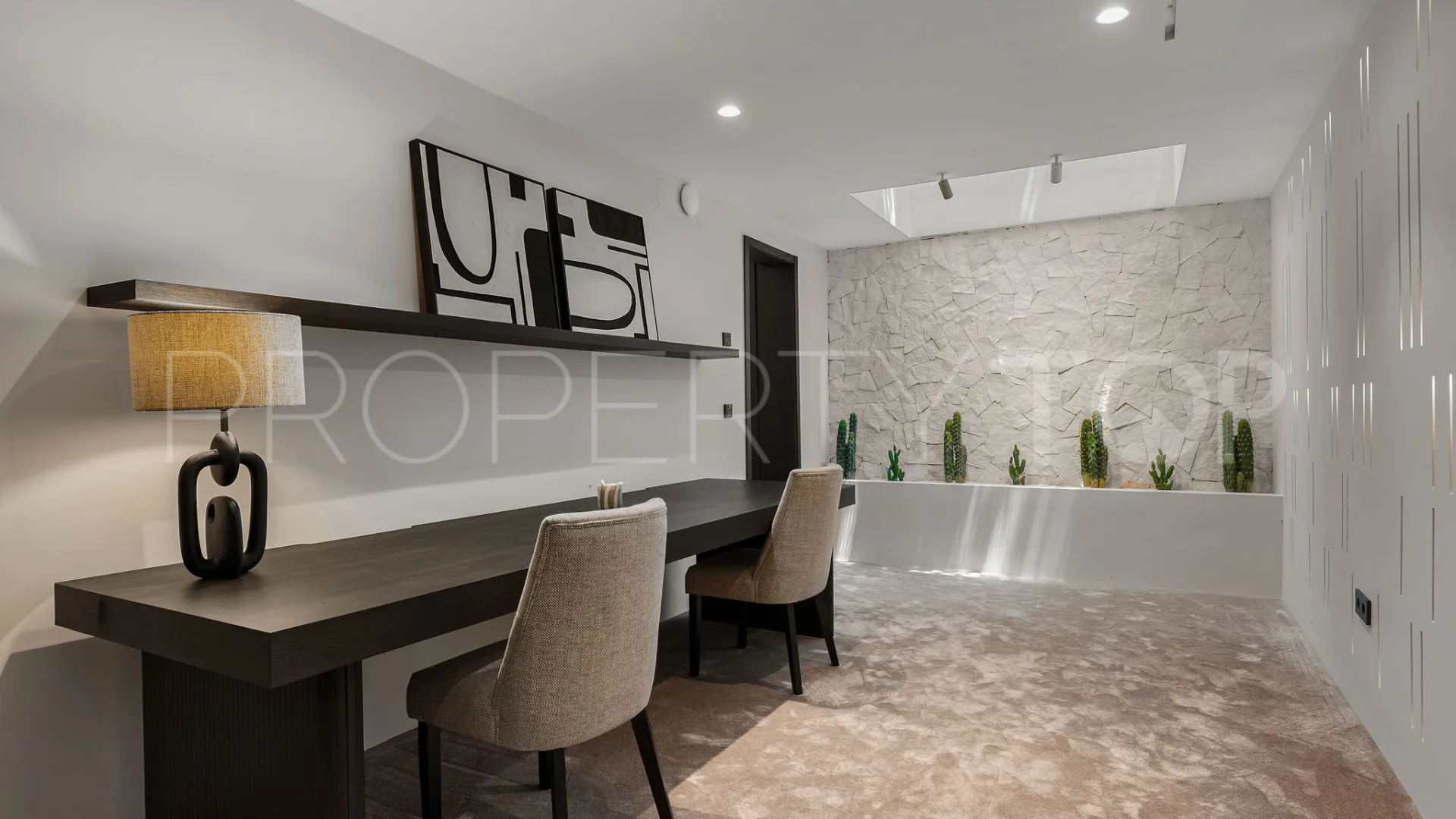 Buy 4 bedrooms villa in Puente Romano