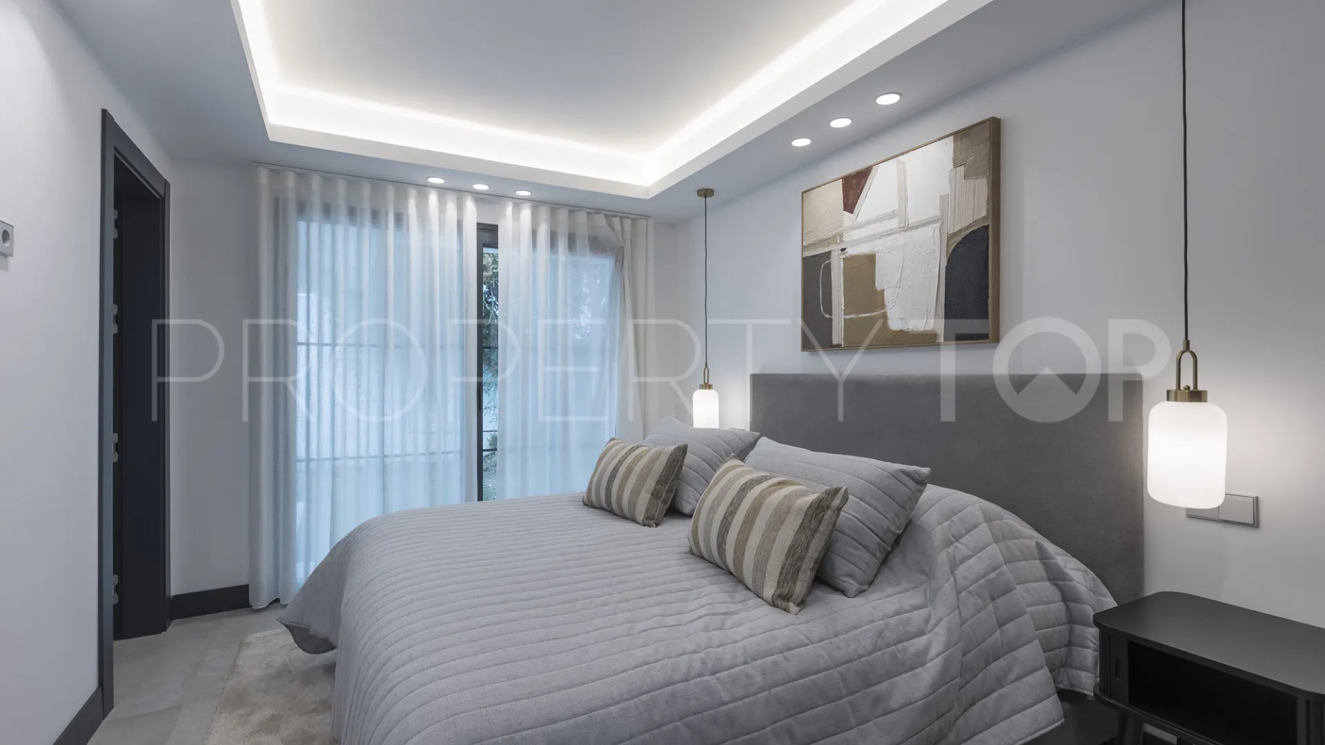For sale Marbella East villa with 5 bedrooms
