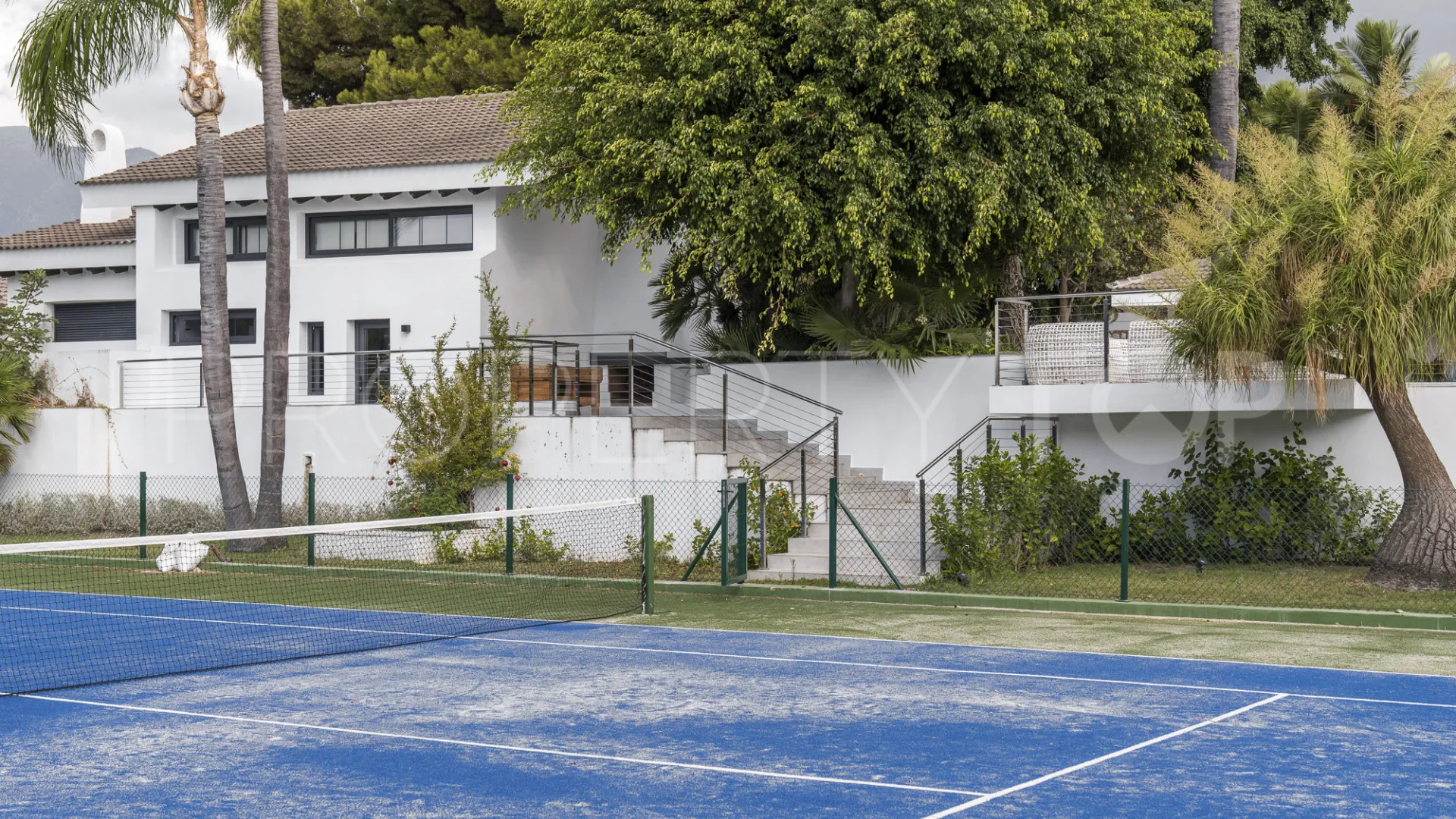 For sale Marbella East villa with 5 bedrooms