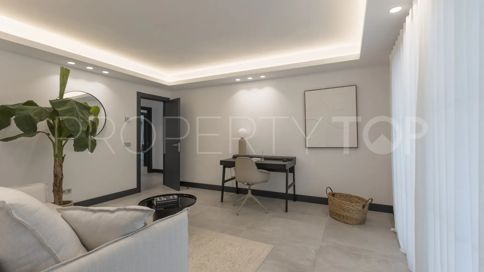 For sale Marbella East villa with 5 bedrooms