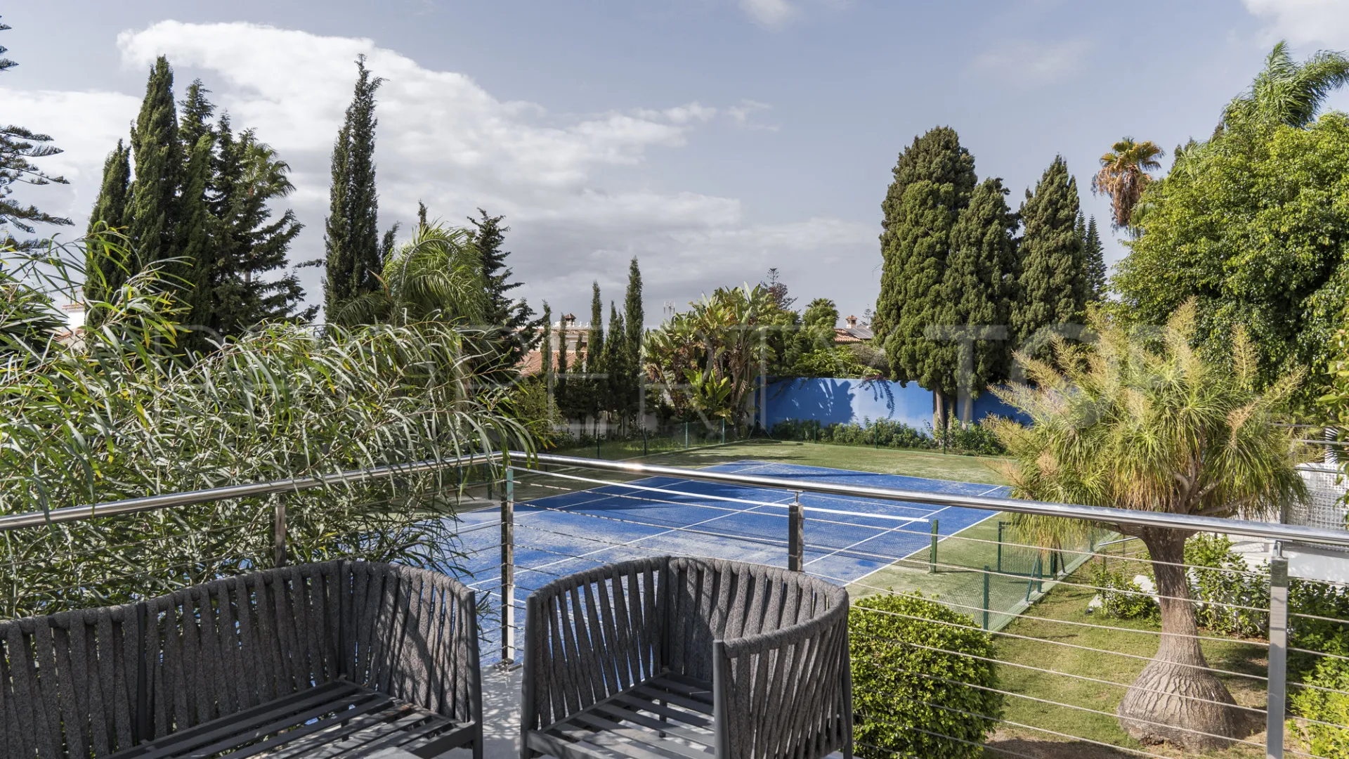 For sale Marbella East villa with 5 bedrooms