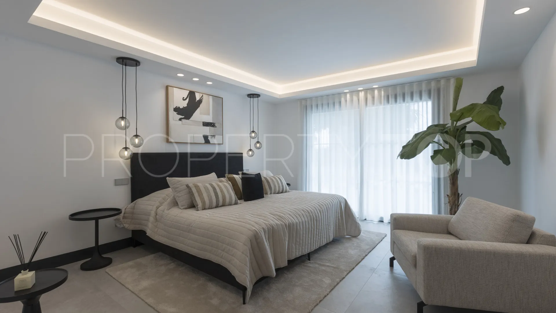 For sale Marbella East villa with 5 bedrooms
