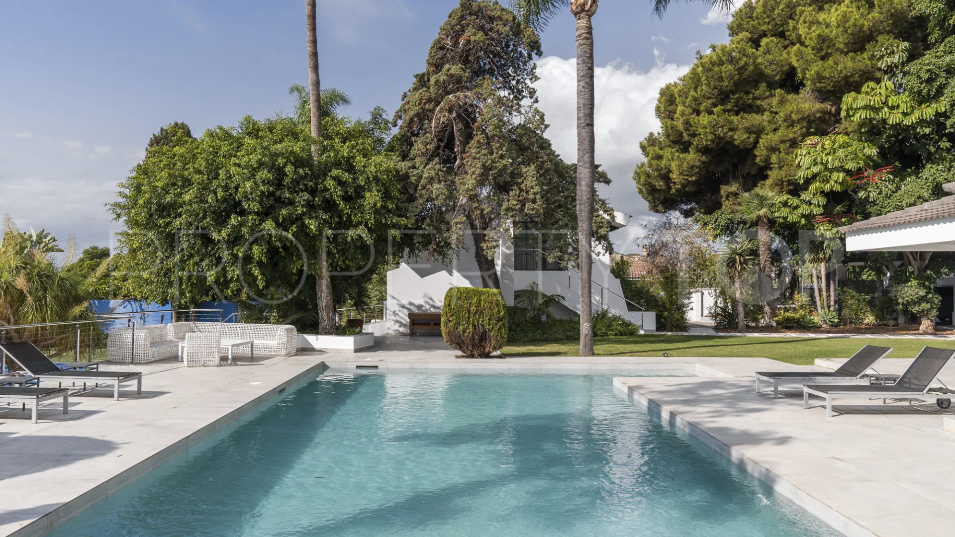 For sale Marbella East villa with 5 bedrooms