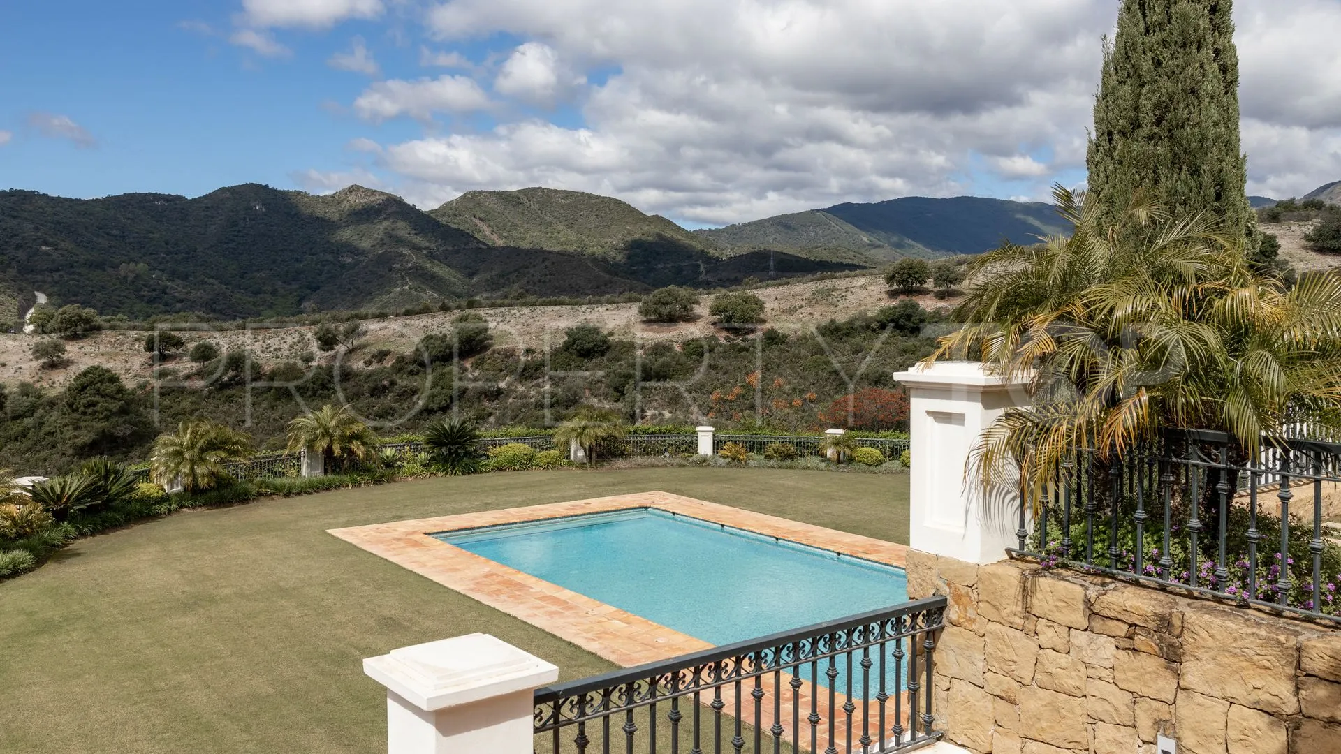 Villa with 8 bedrooms for sale in La Zagaleta