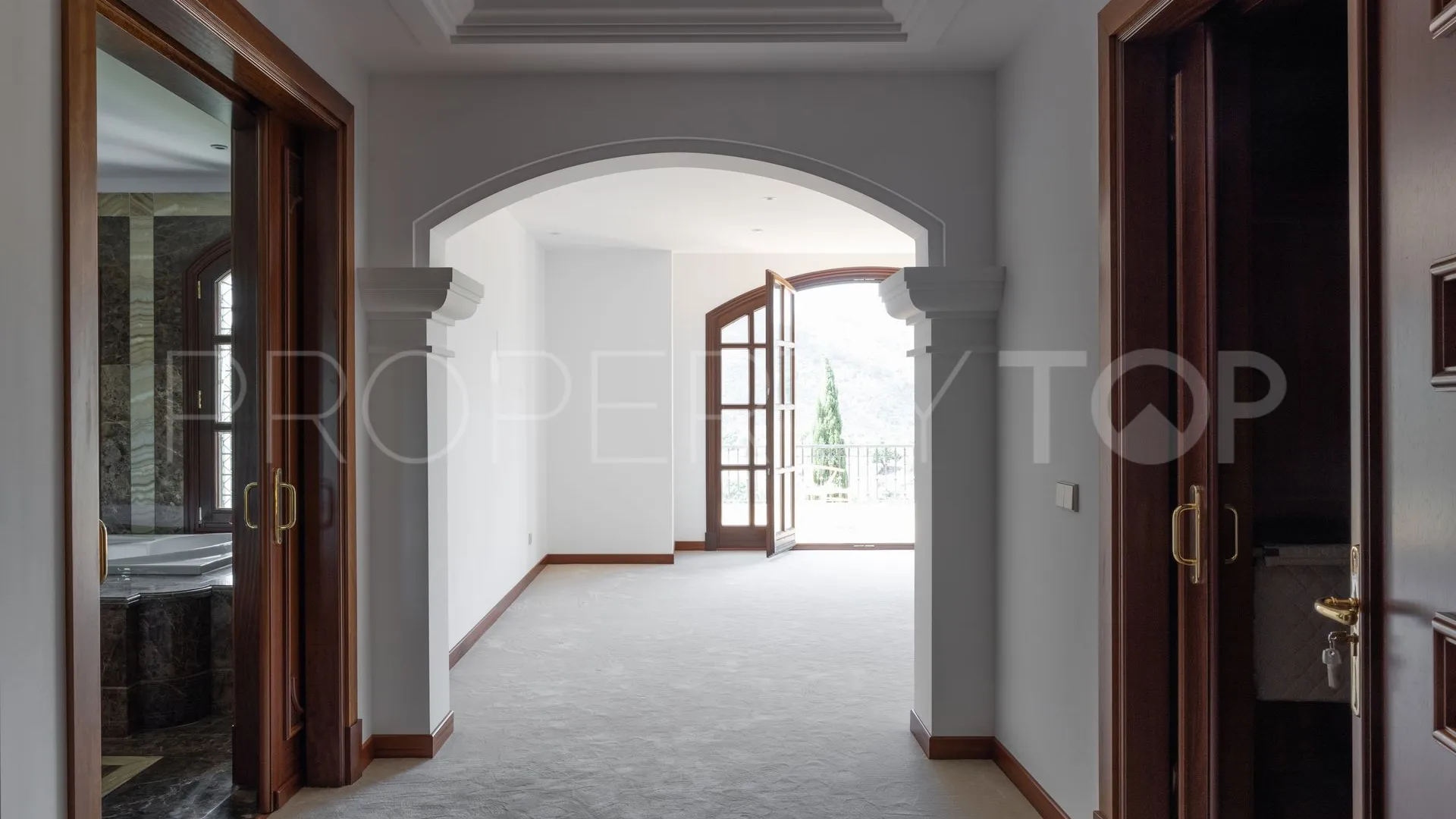 Villa with 8 bedrooms for sale in La Zagaleta