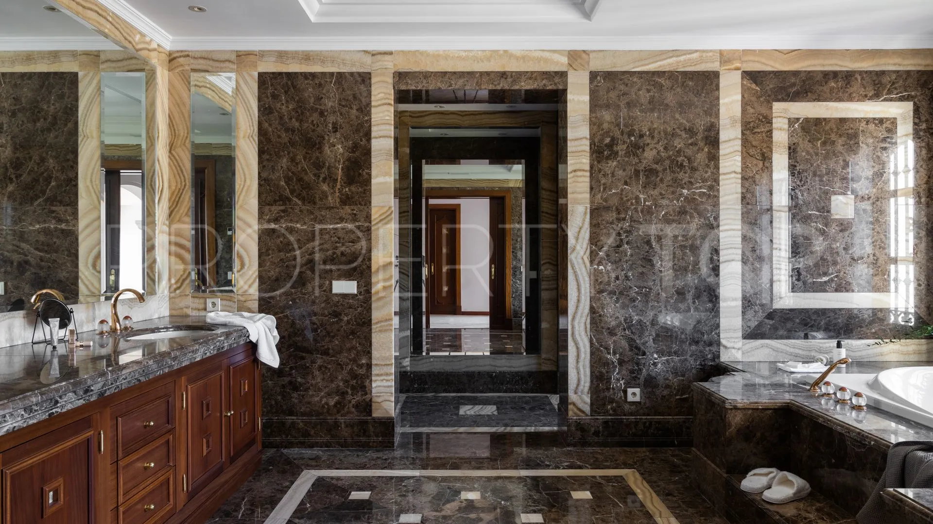 Villa with 8 bedrooms for sale in La Zagaleta