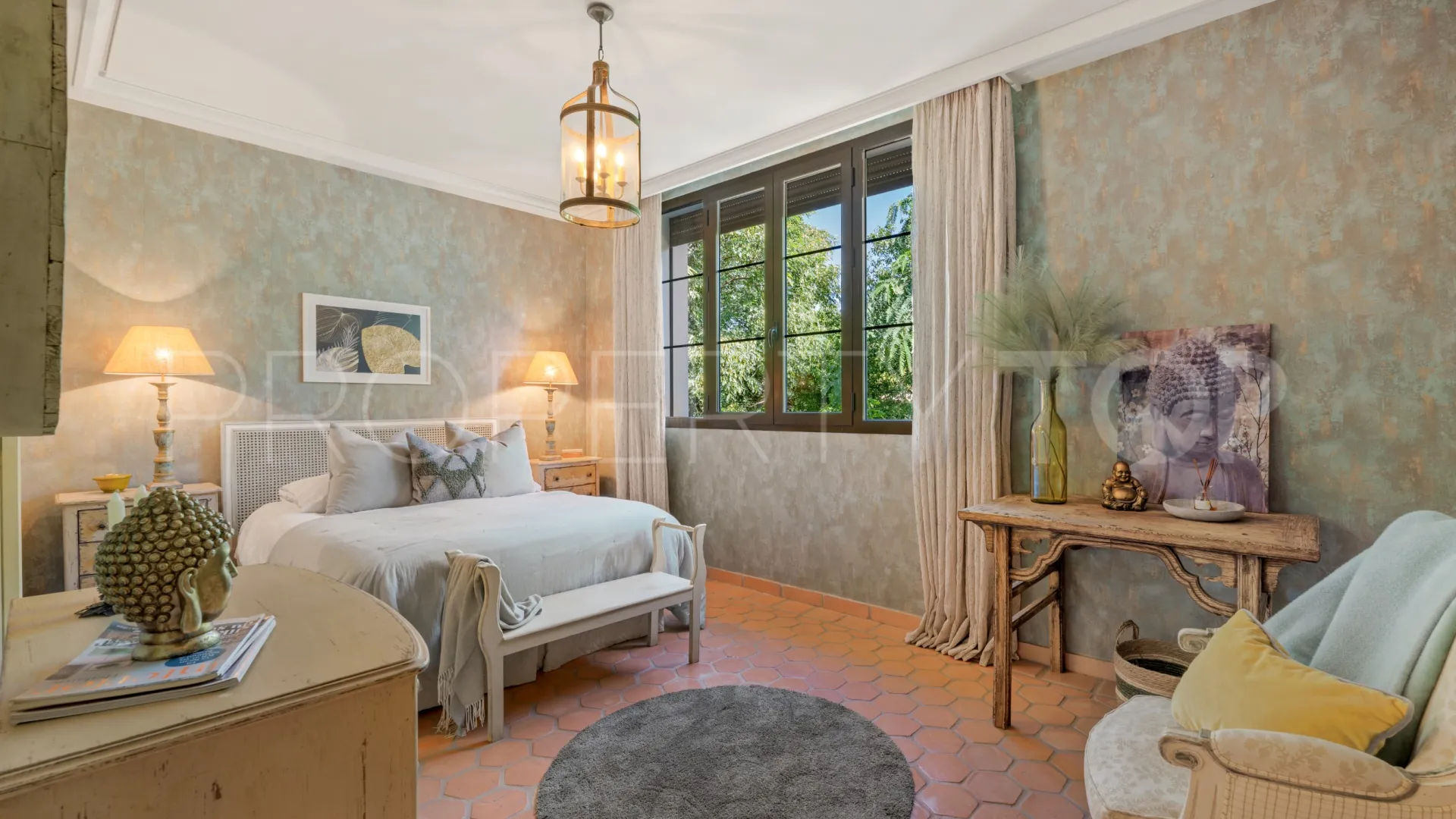 Villa for sale in Guadalmina Baja with 8 bedrooms