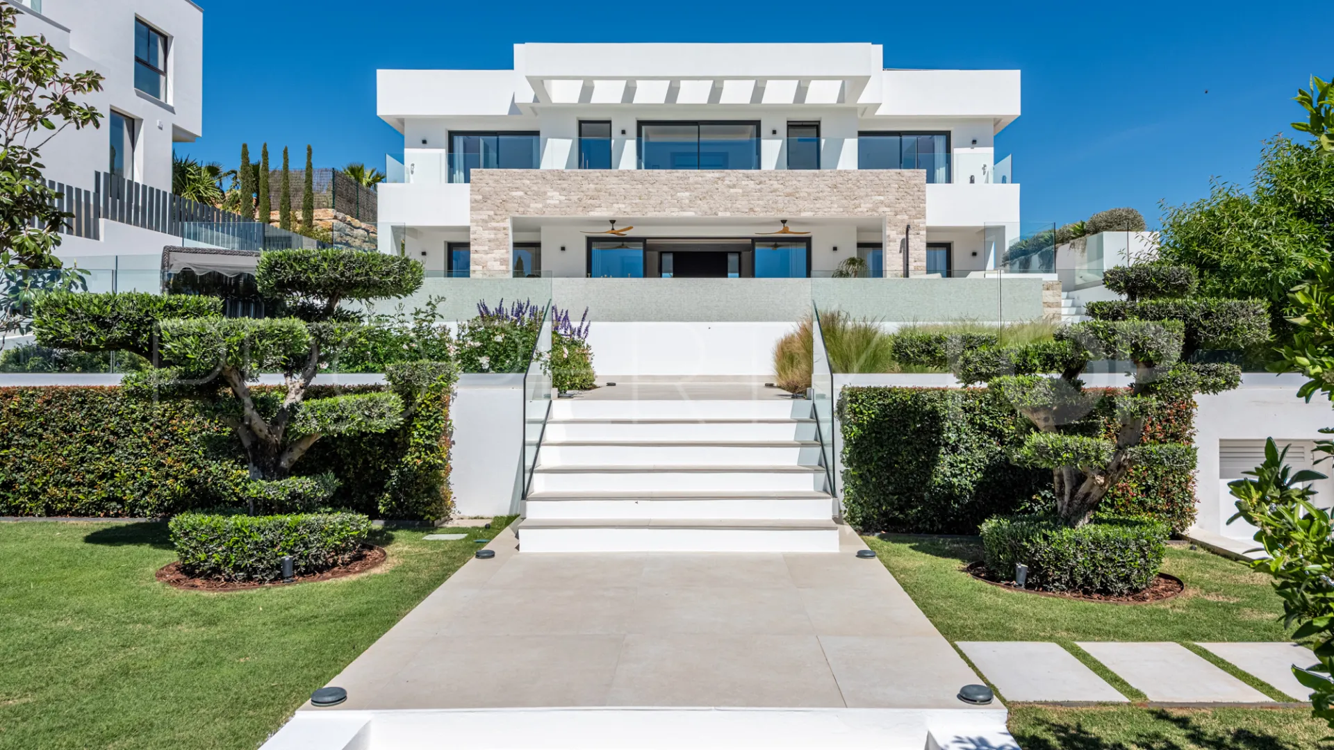 Se vende villa en Casares