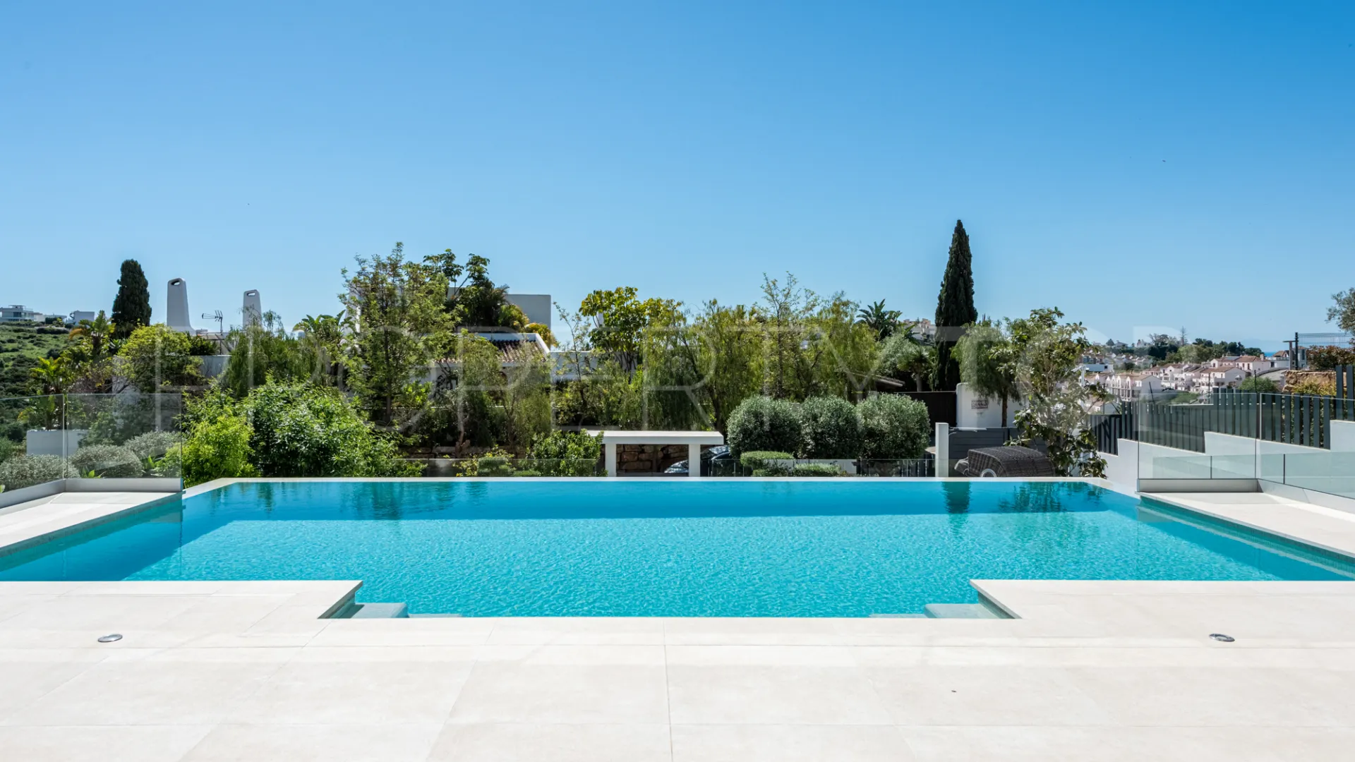 Se vende villa en Casares