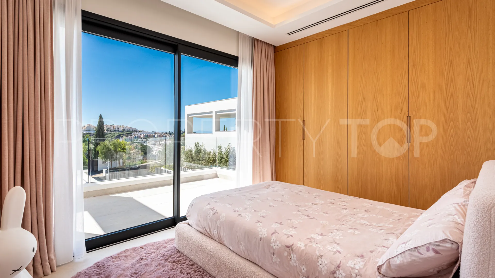 Se vende villa en Casares