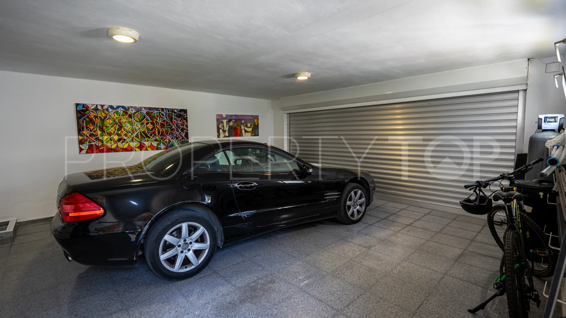 Villa for sale in Nueva Andalucia