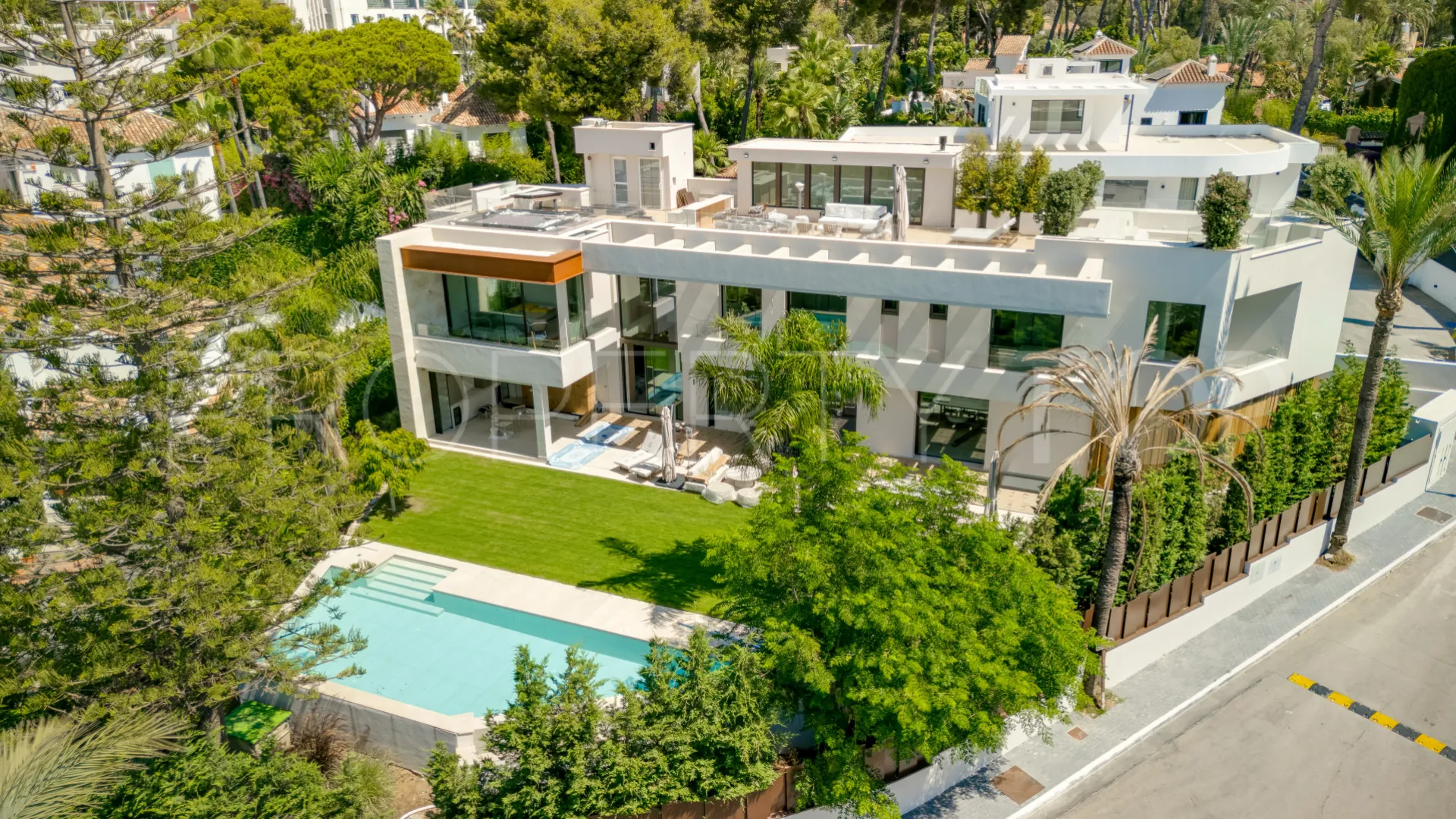 5 bedrooms Los Monteros Playa villa for sale