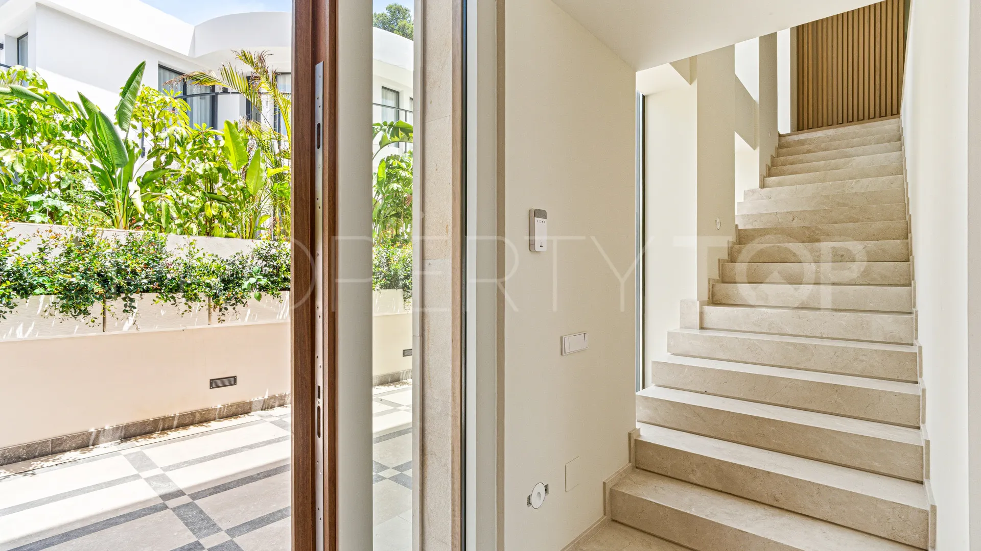 5 bedrooms Los Monteros Playa villa for sale