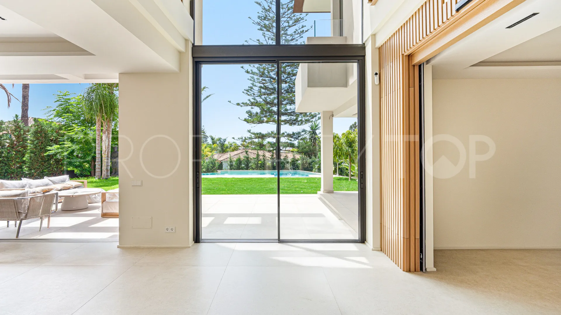 5 bedrooms Los Monteros Playa villa for sale