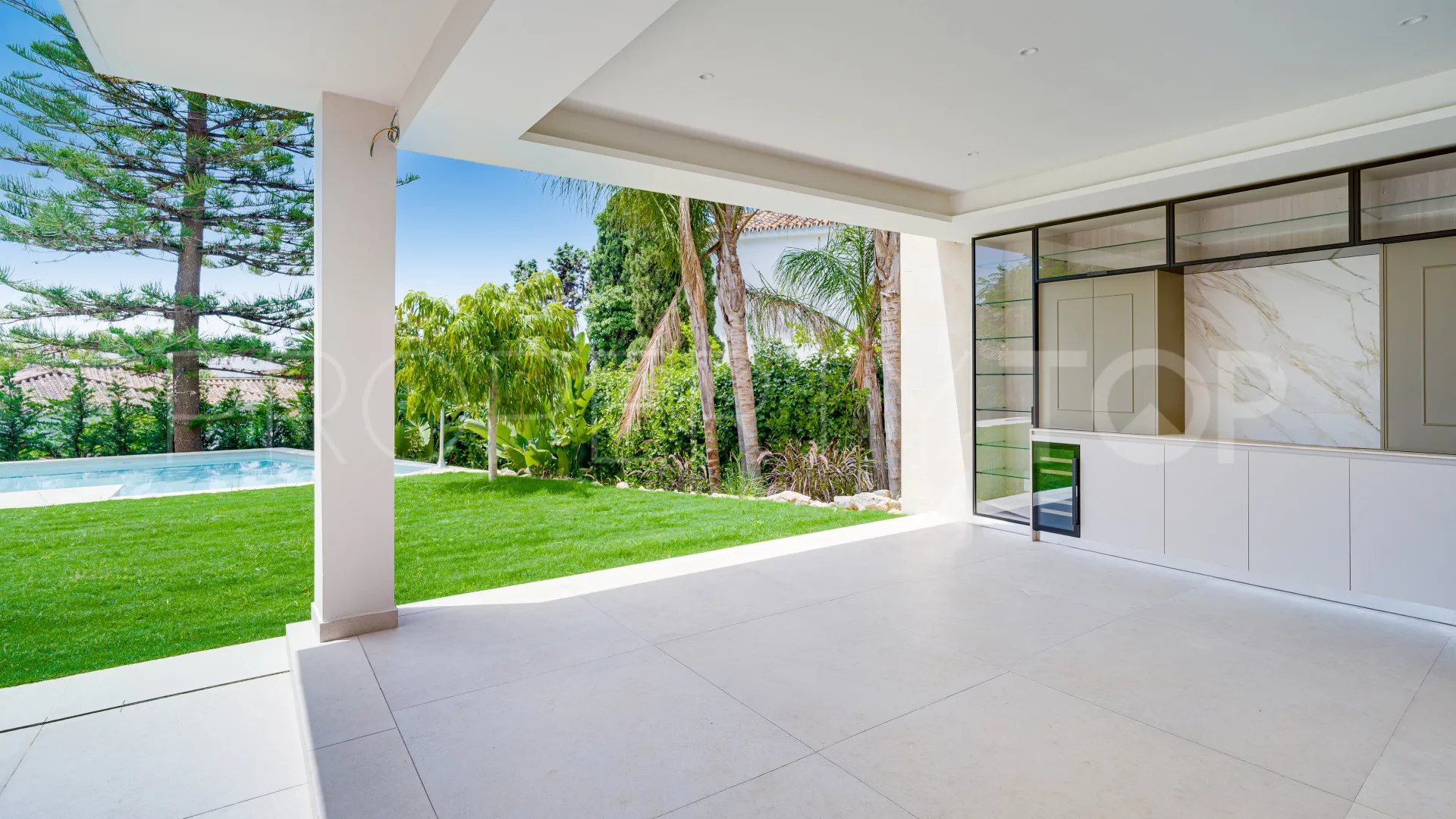 5 bedrooms Los Monteros Playa villa for sale