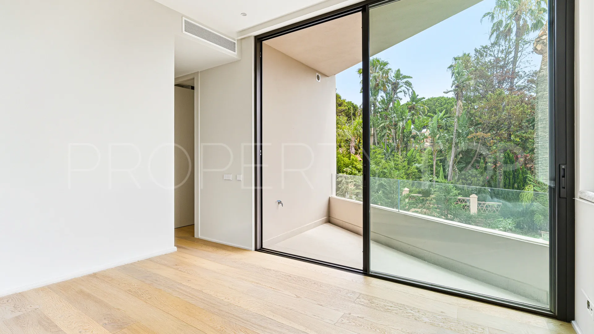 5 bedrooms Los Monteros Playa villa for sale