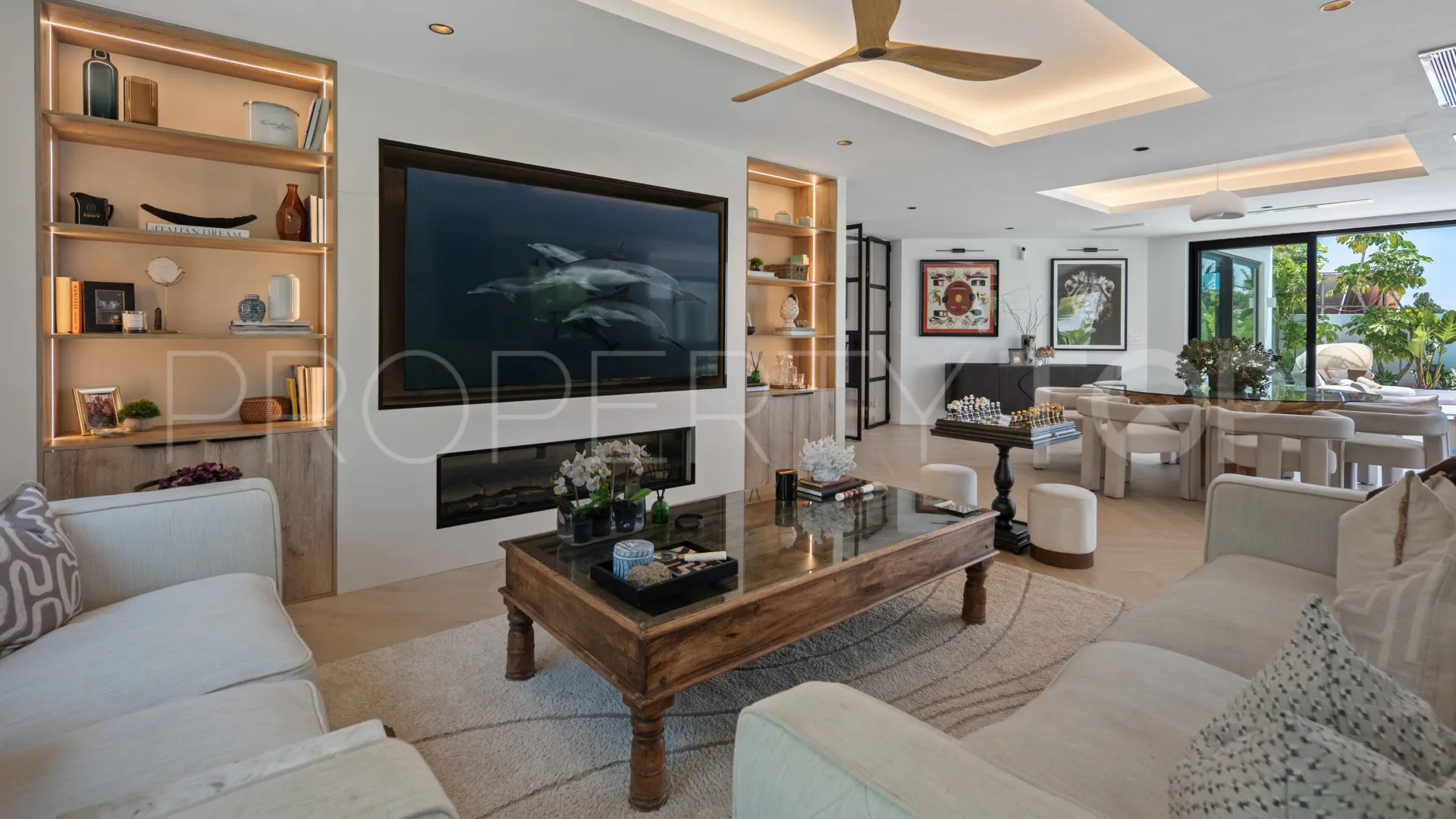 Villa for sale in Estepona East