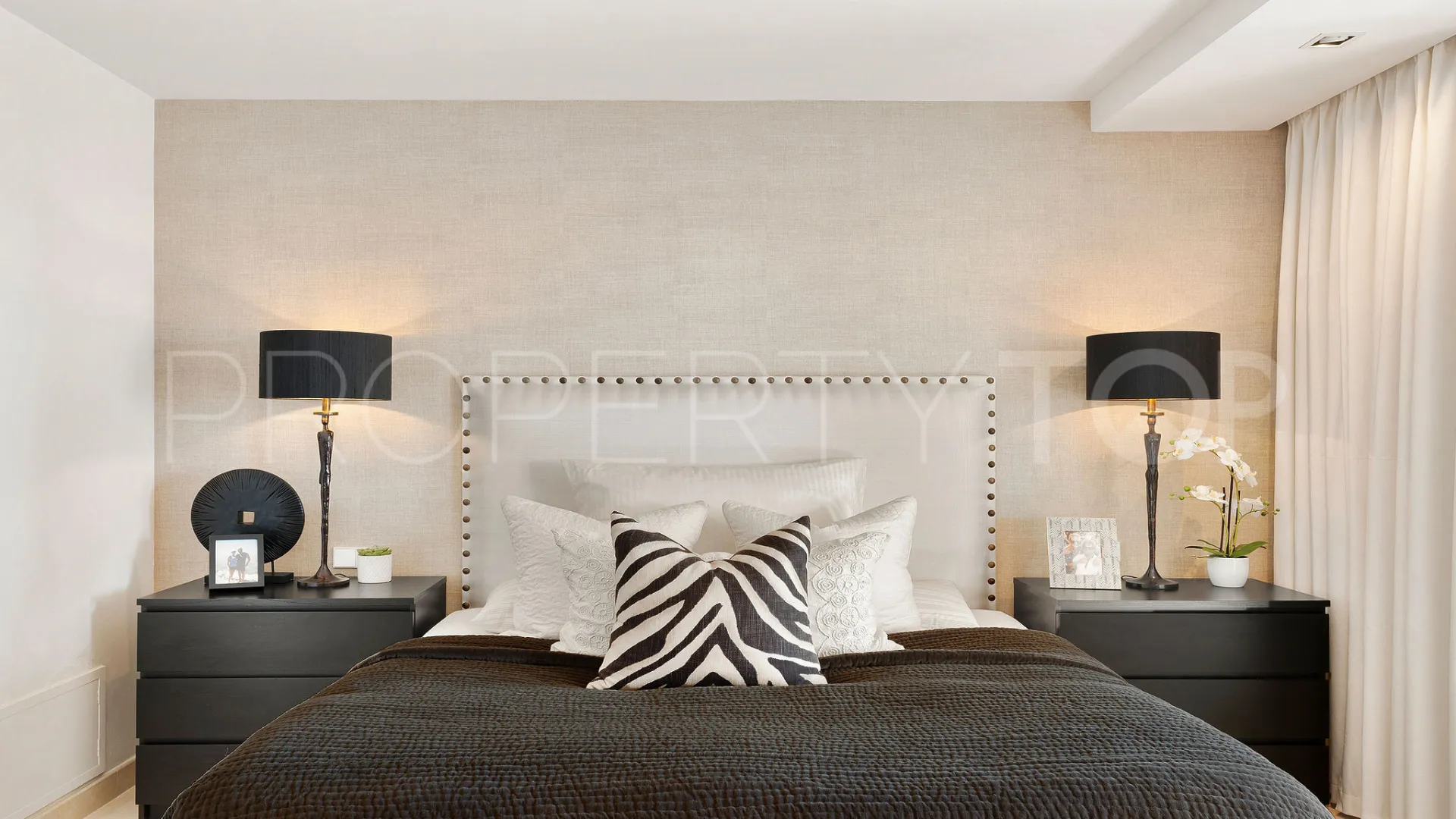 Comprar apartamento de 3 dormitorios en Nueva Andalucia