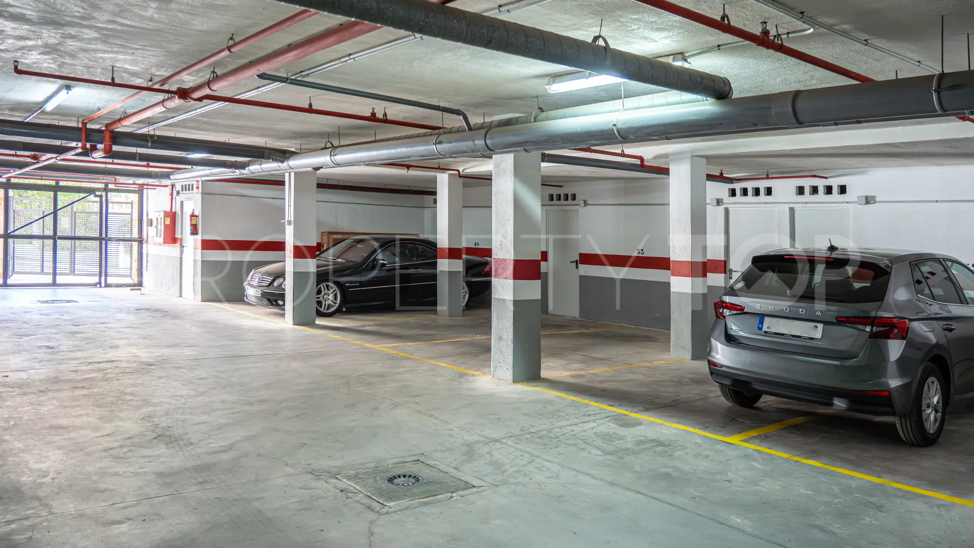 Comprar apartamento de 3 dormitorios en Nueva Andalucia