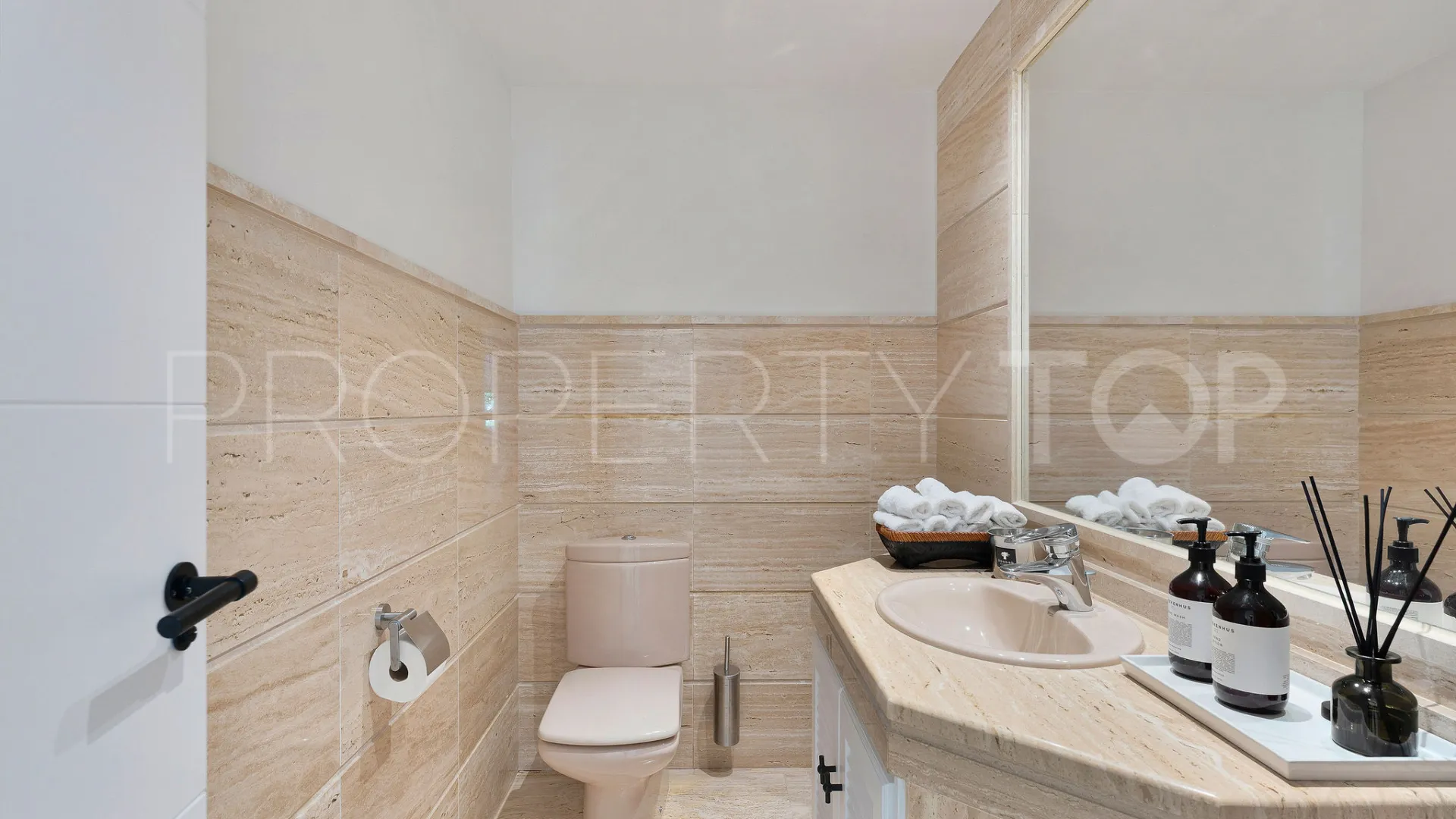 Comprar apartamento de 3 dormitorios en Nueva Andalucia