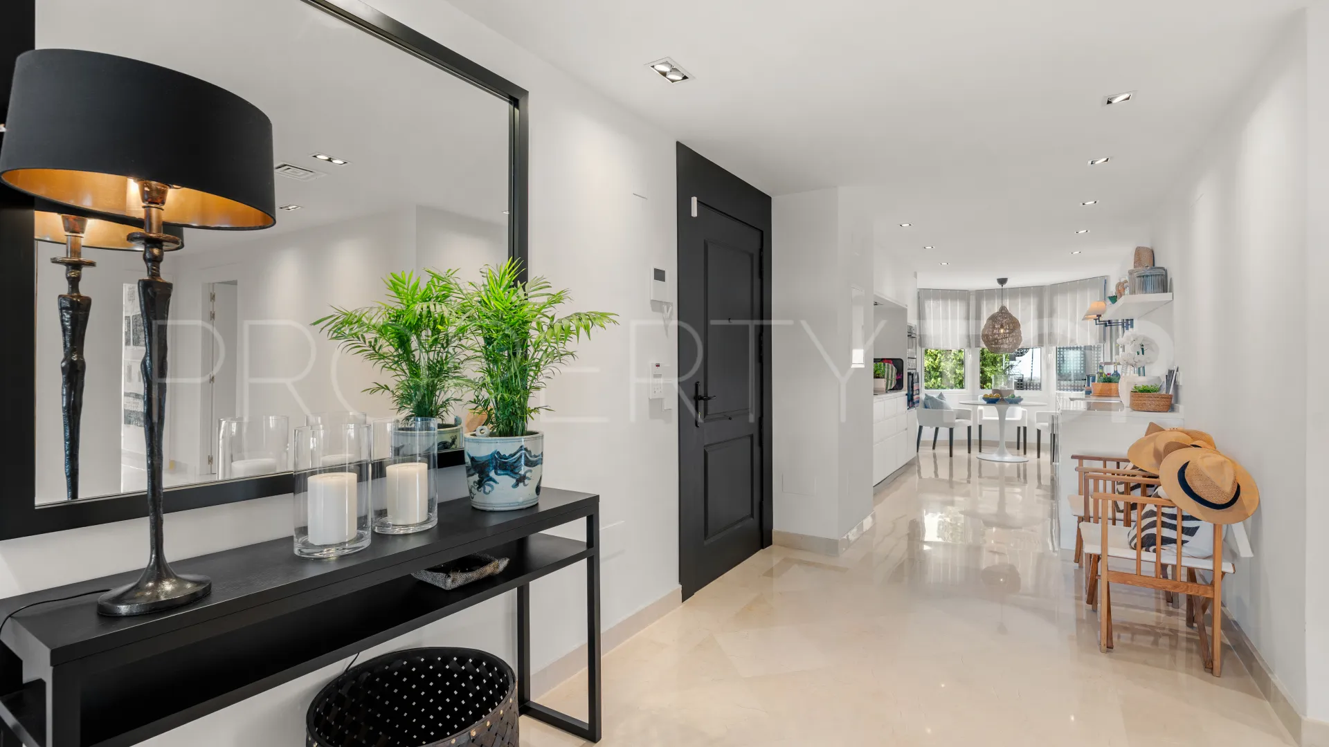 Comprar apartamento de 3 dormitorios en Nueva Andalucia