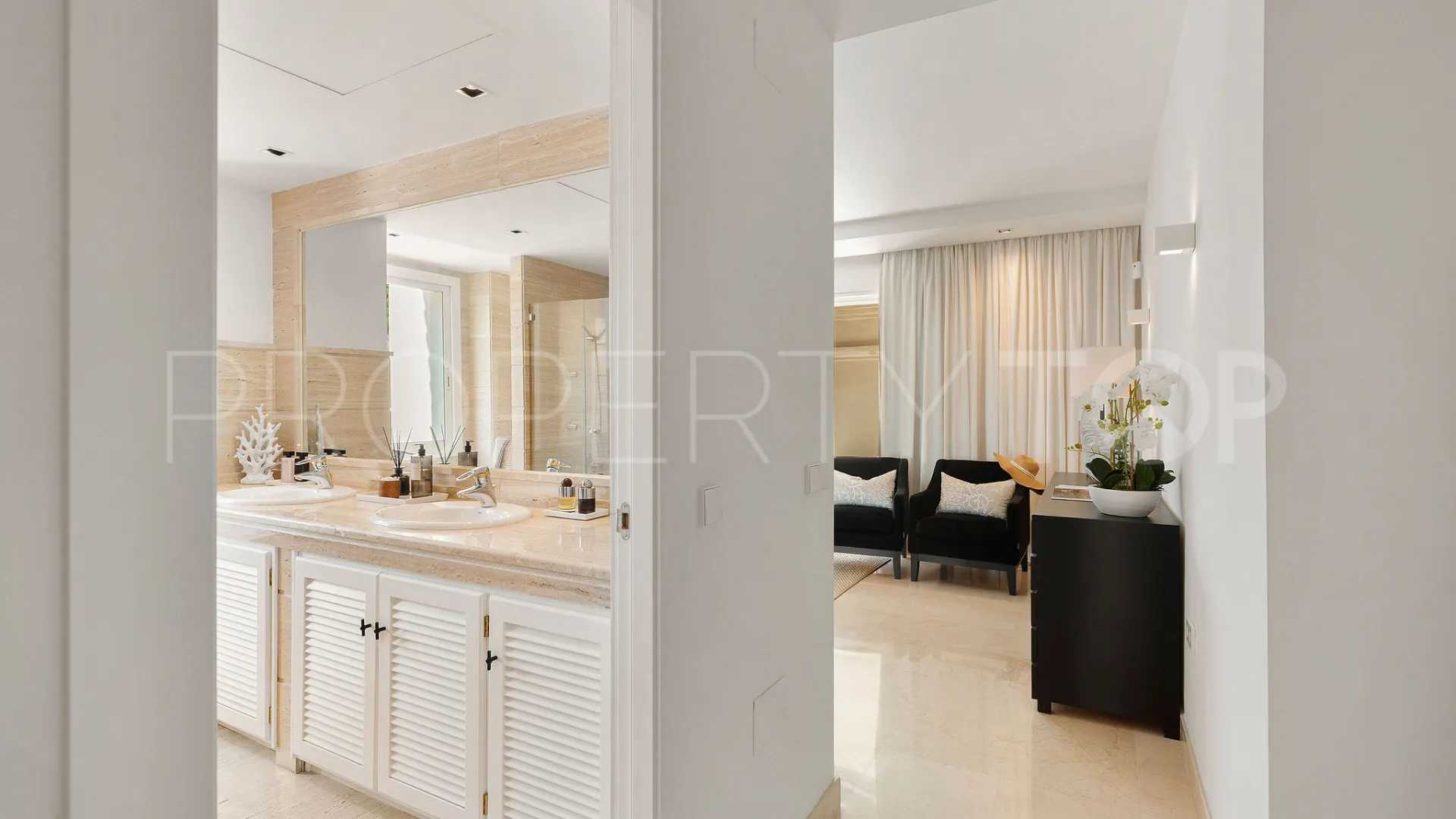Comprar apartamento de 3 dormitorios en Nueva Andalucia