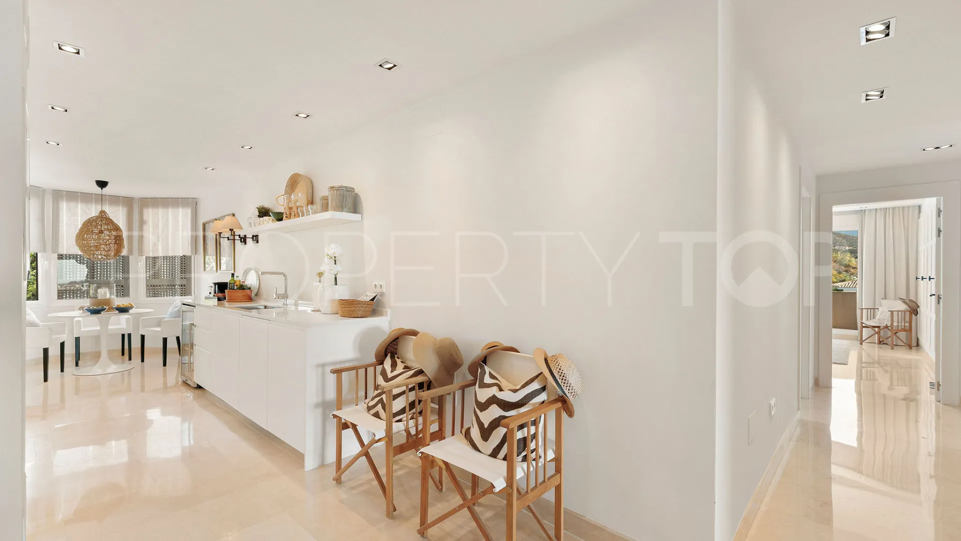 Comprar apartamento de 3 dormitorios en Nueva Andalucia