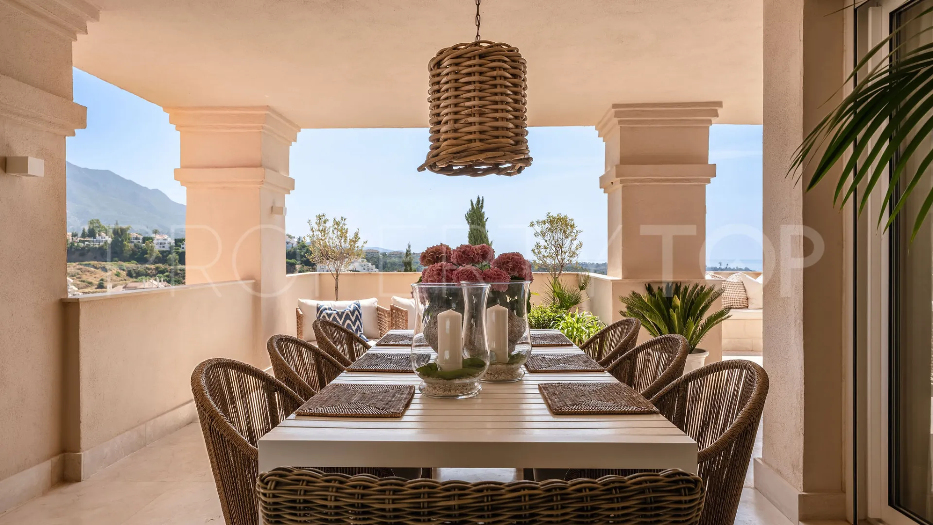 Comprar apartamento de 3 dormitorios en Nueva Andalucia