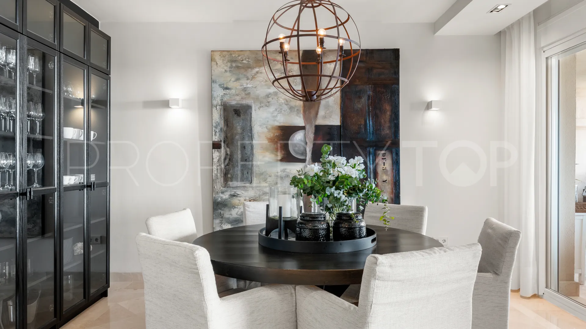 Comprar apartamento de 3 dormitorios en Nueva Andalucia