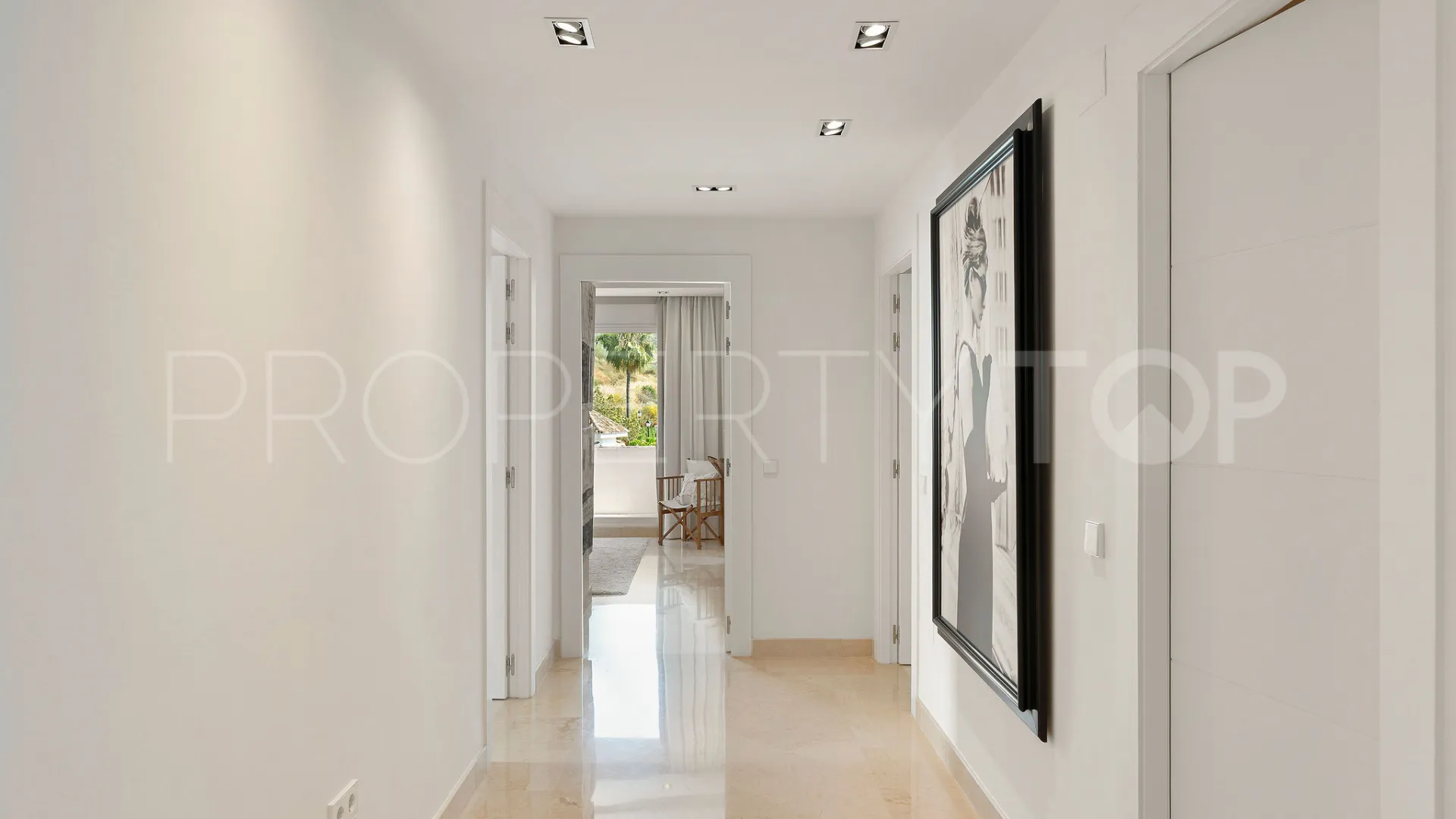 Comprar apartamento de 3 dormitorios en Nueva Andalucia