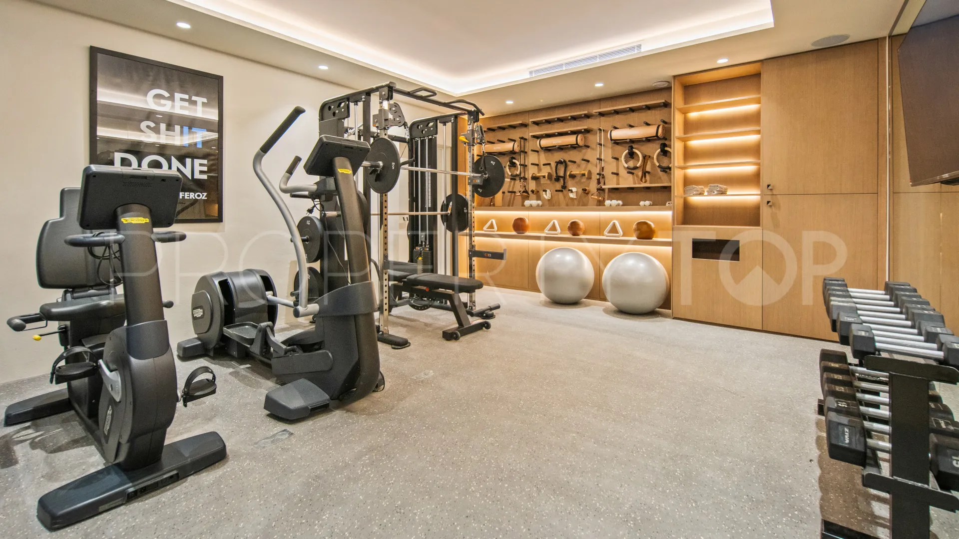 Penthouse for sale in Nueva Andalucia