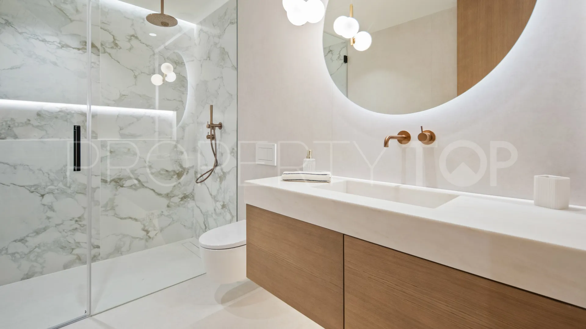 Penthouse for sale in Nueva Andalucia