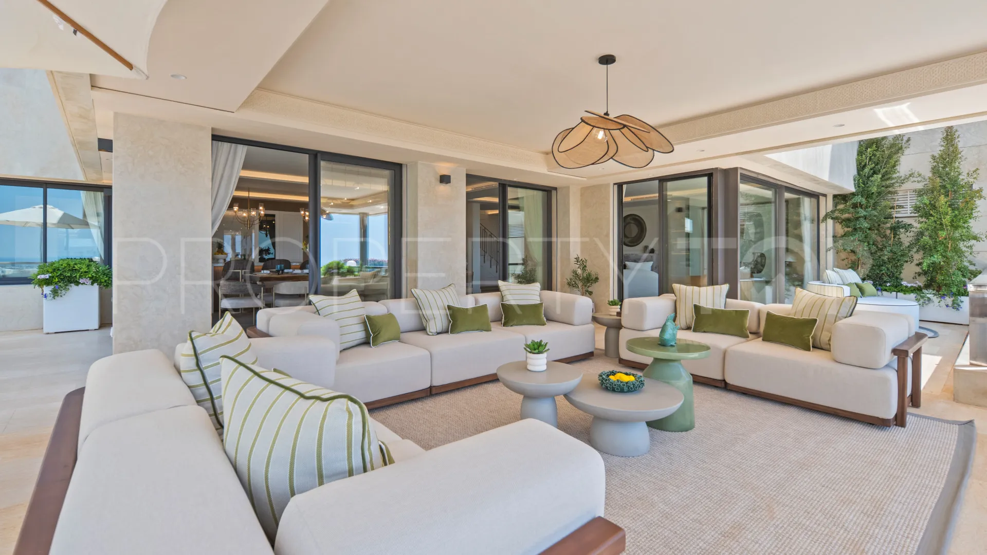 Penthouse for sale in Nueva Andalucia