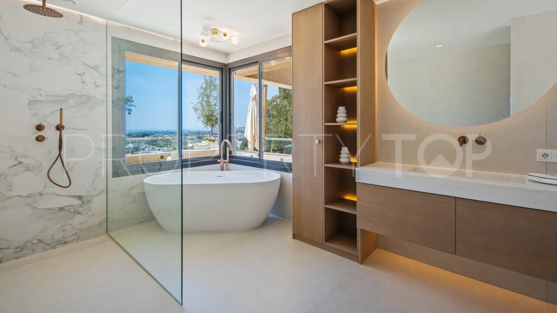 Penthouse for sale in Nueva Andalucia