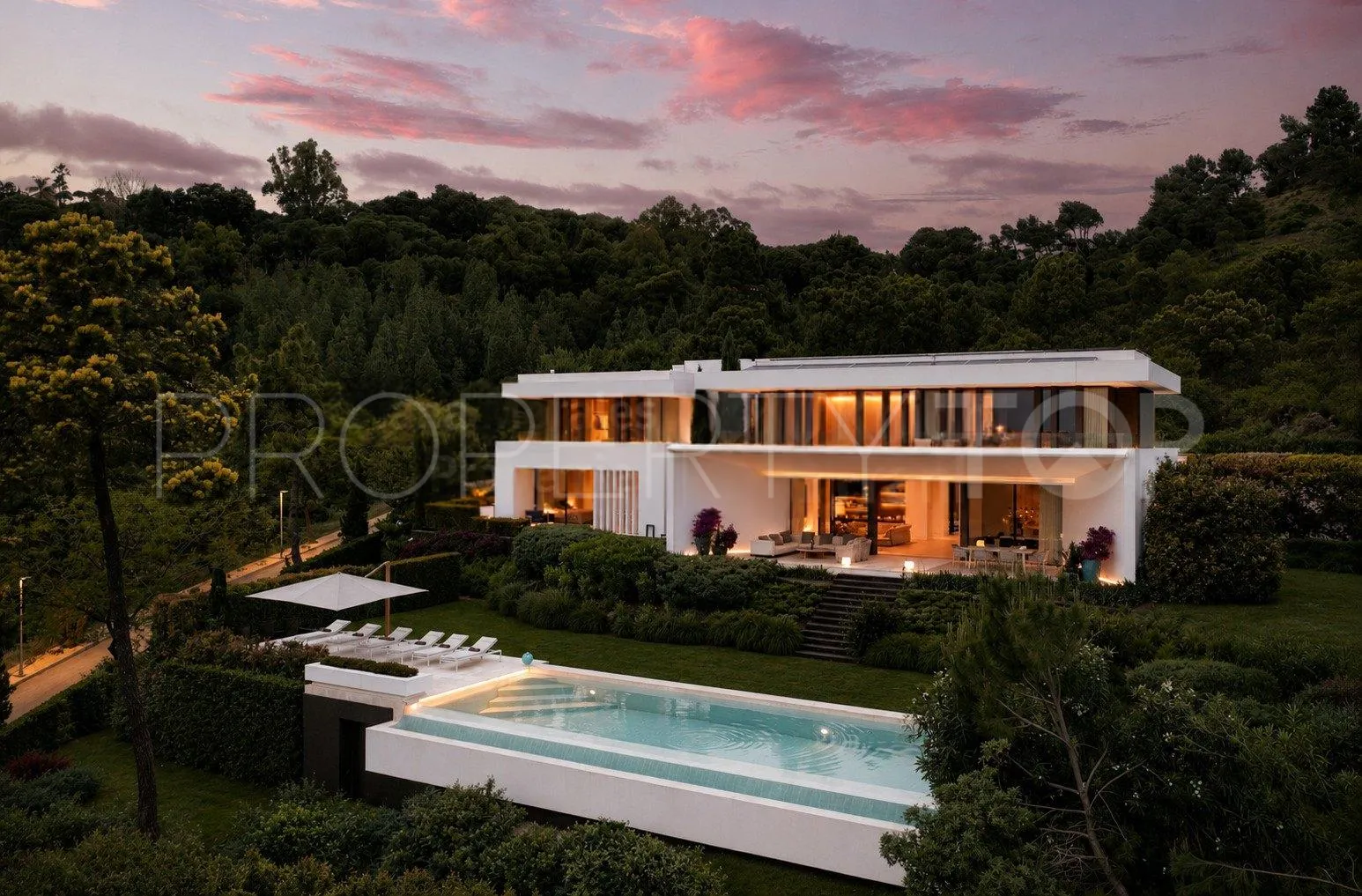 Villa en venta en Benahavis con 5 dormitorios