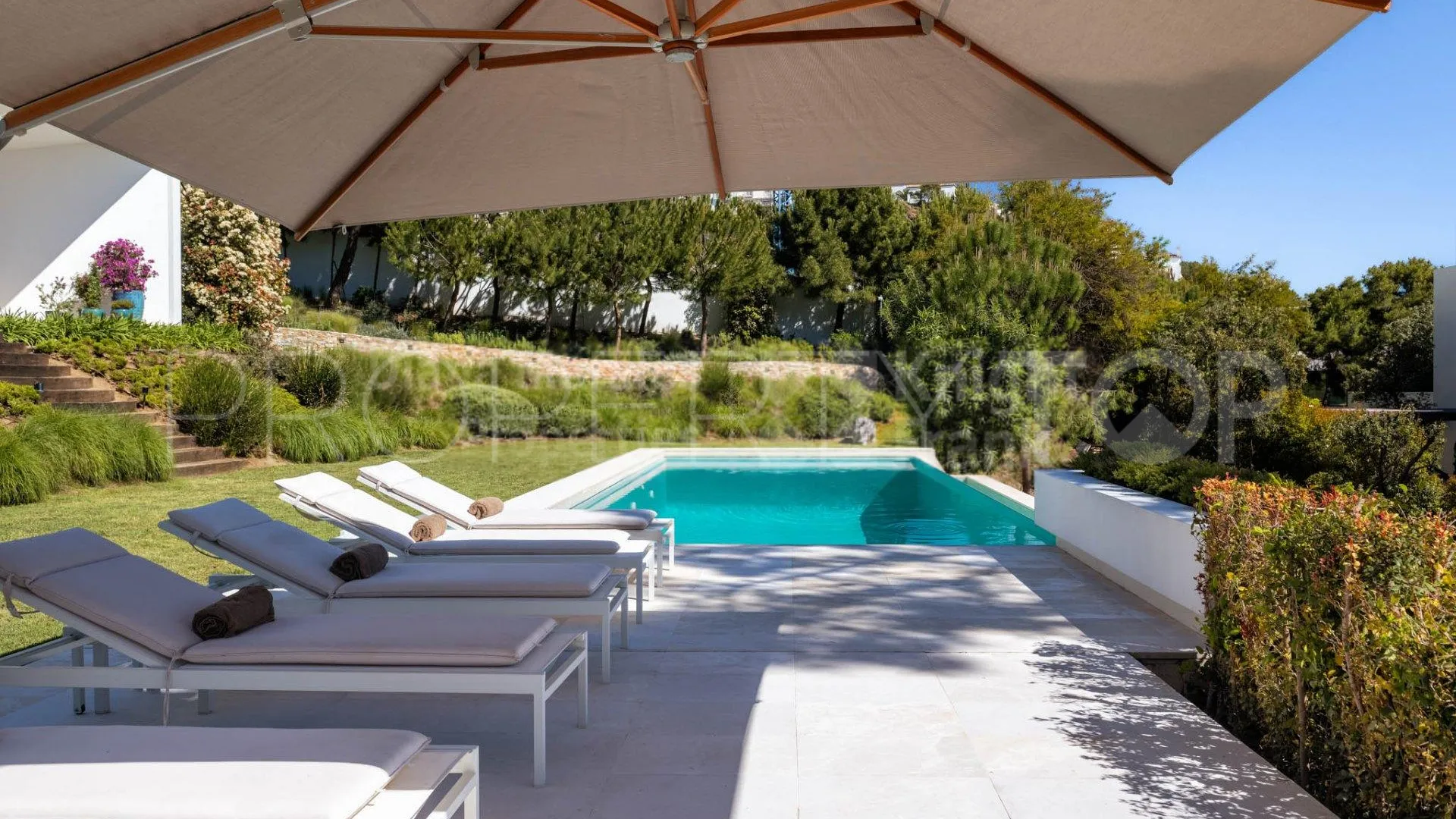 Villa en venta en Benahavis con 5 dormitorios