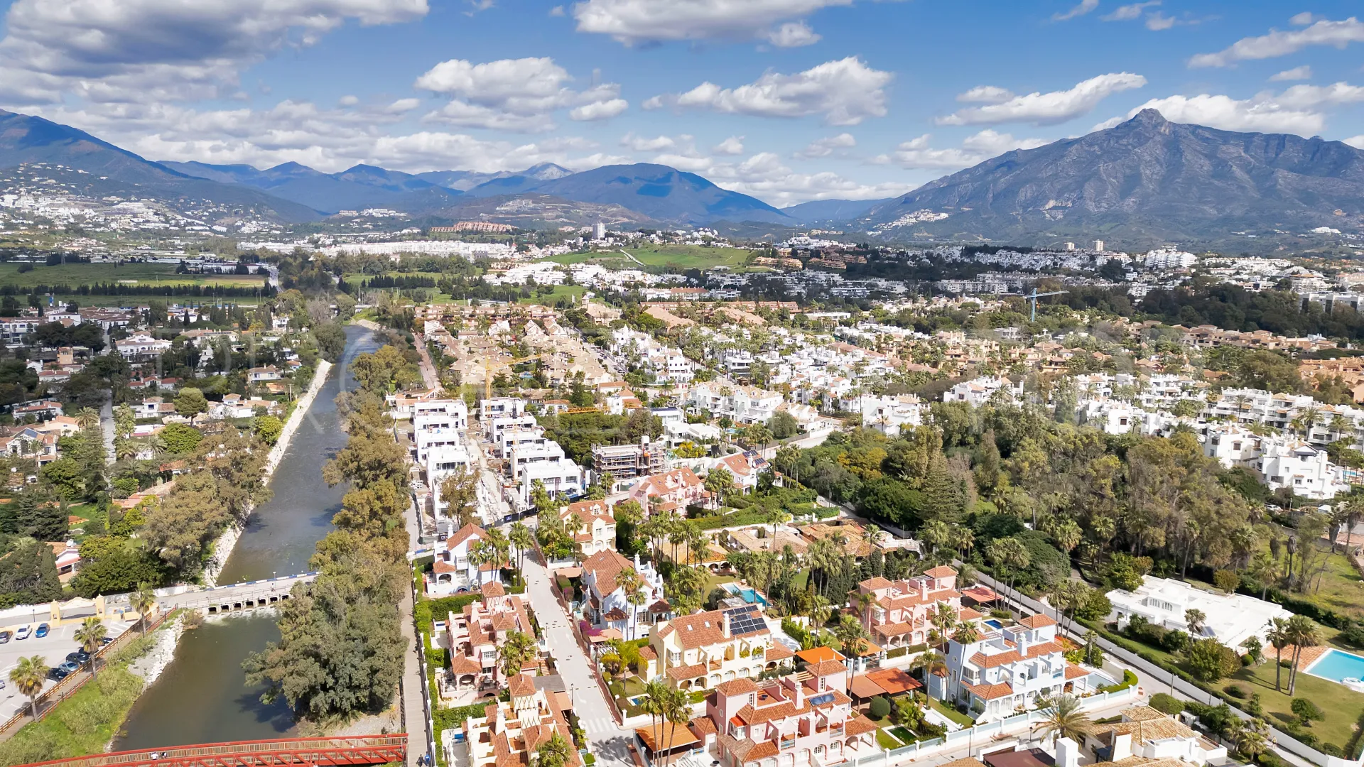 Villa de 7 dormitorios a la venta en Marbella - Puerto Banus