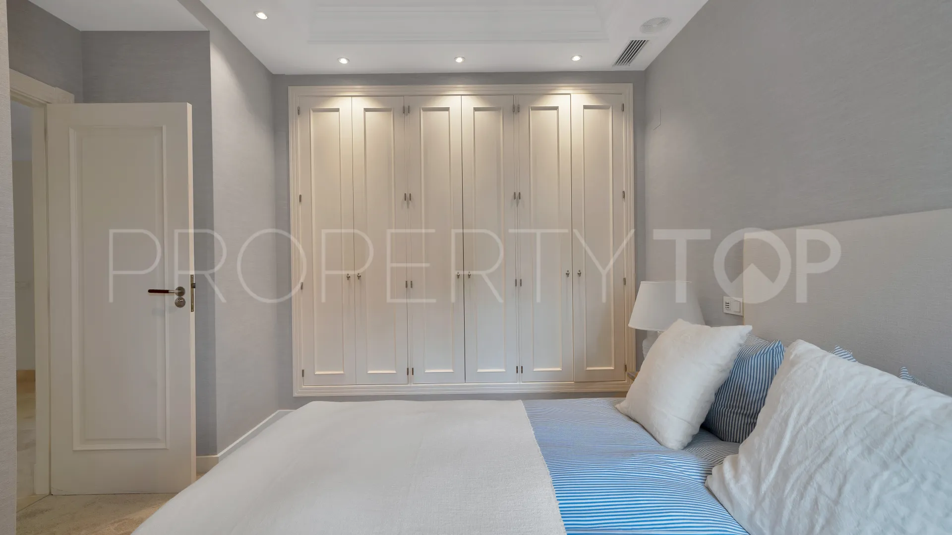 Villa de 7 dormitorios a la venta en Marbella - Puerto Banus