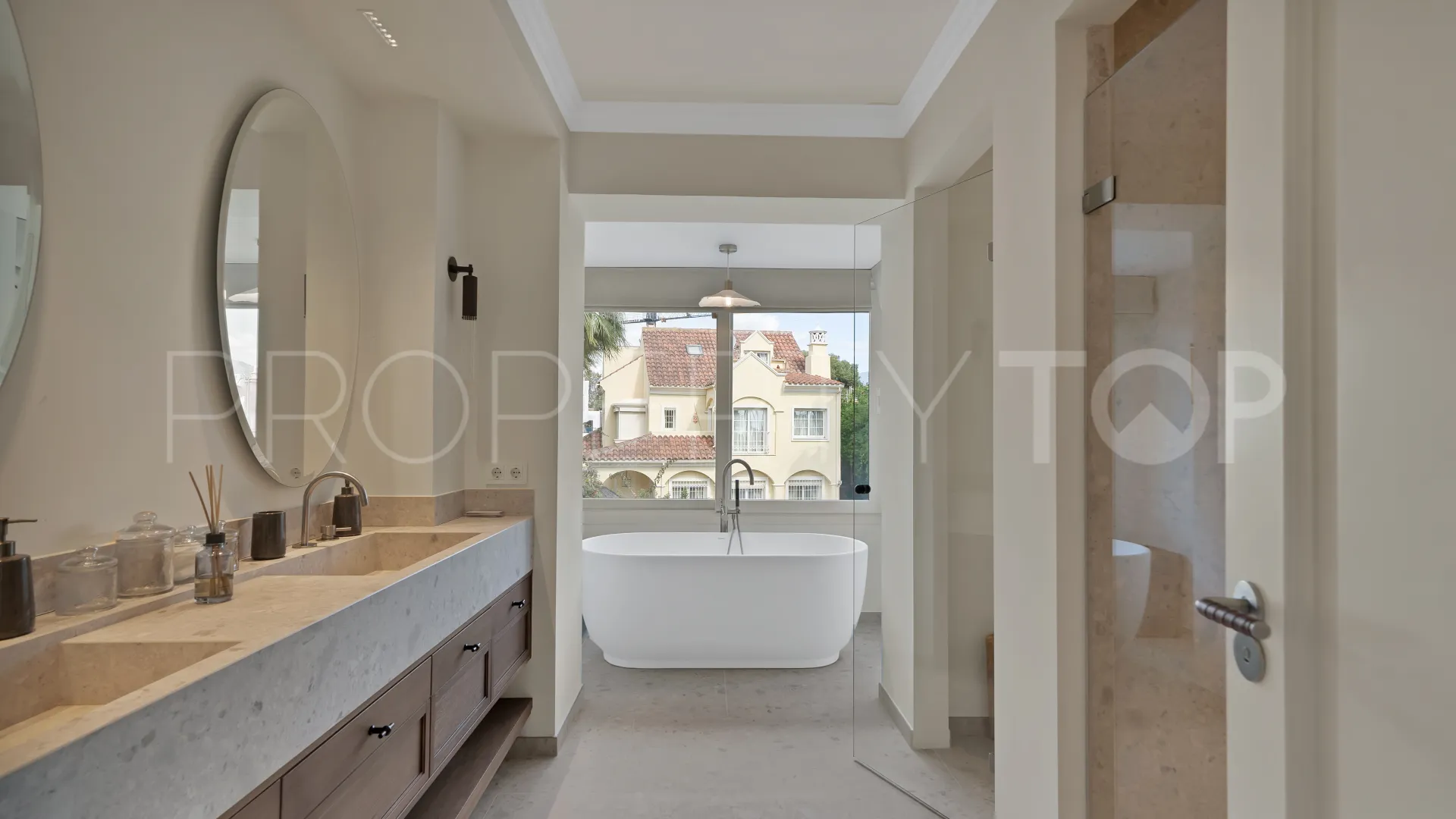 Villa de 7 dormitorios a la venta en Marbella - Puerto Banus