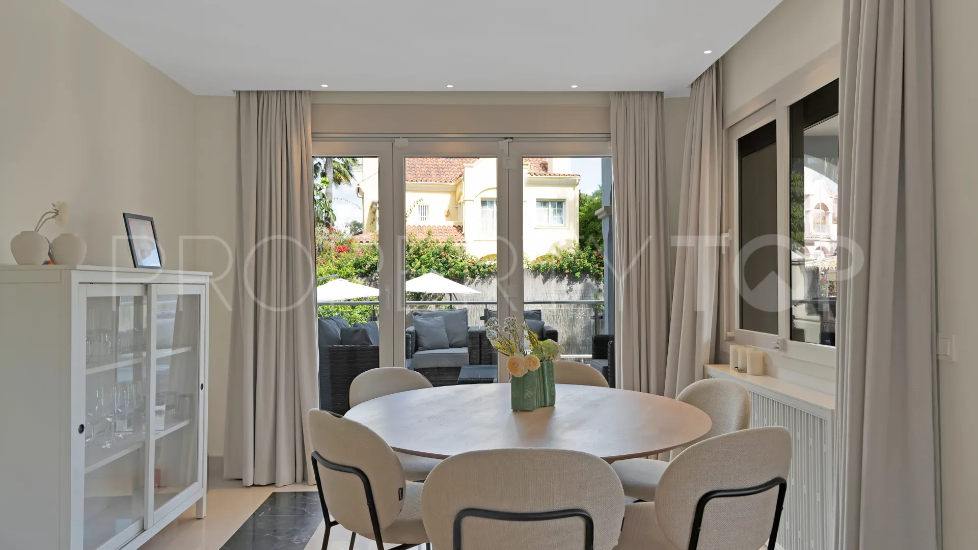 Villa de 7 dormitorios a la venta en Marbella - Puerto Banus