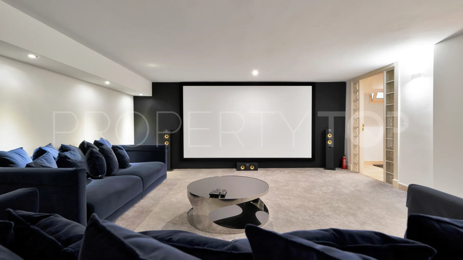 Villa de 7 dormitorios a la venta en Marbella - Puerto Banus