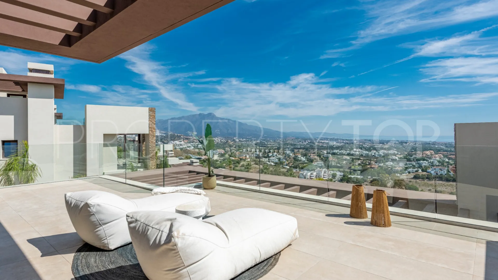 Se vende villa de 5 dormitorios en La Alqueria
