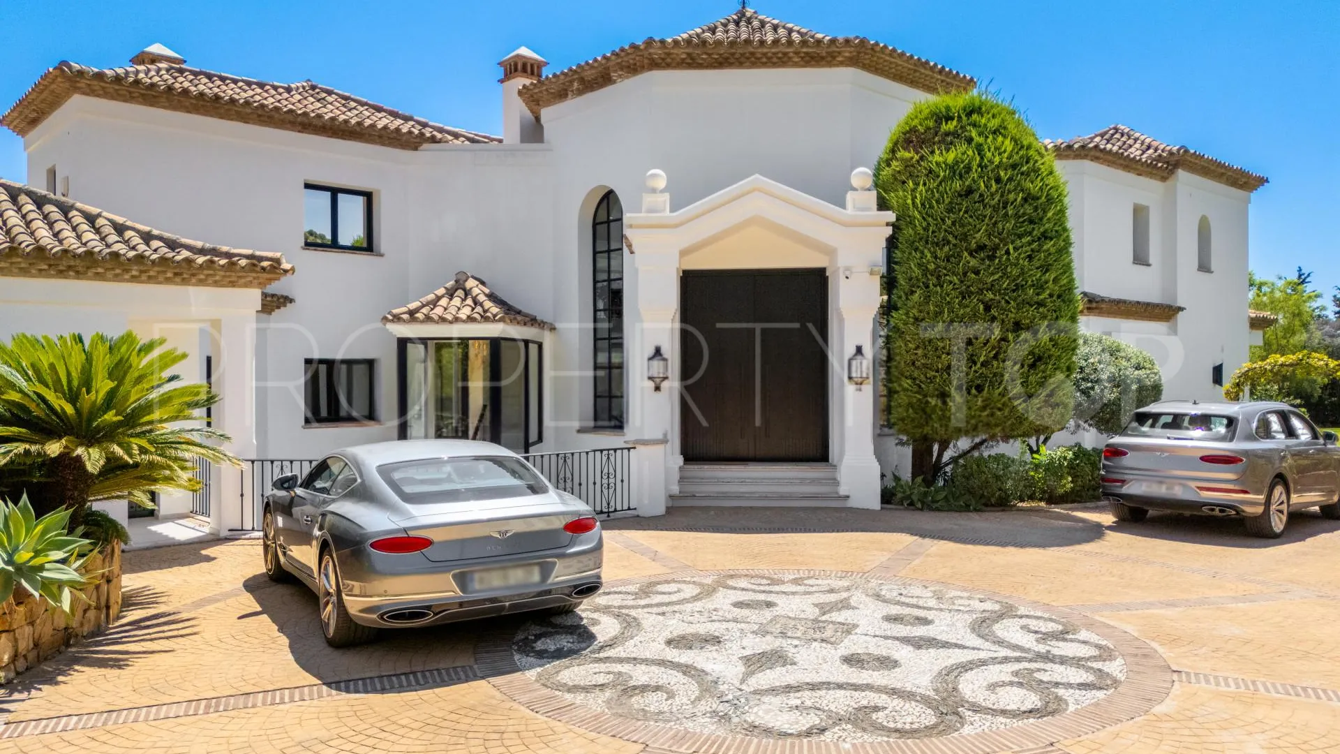 For sale villa with 6 bedrooms in Marbella Hill Club
